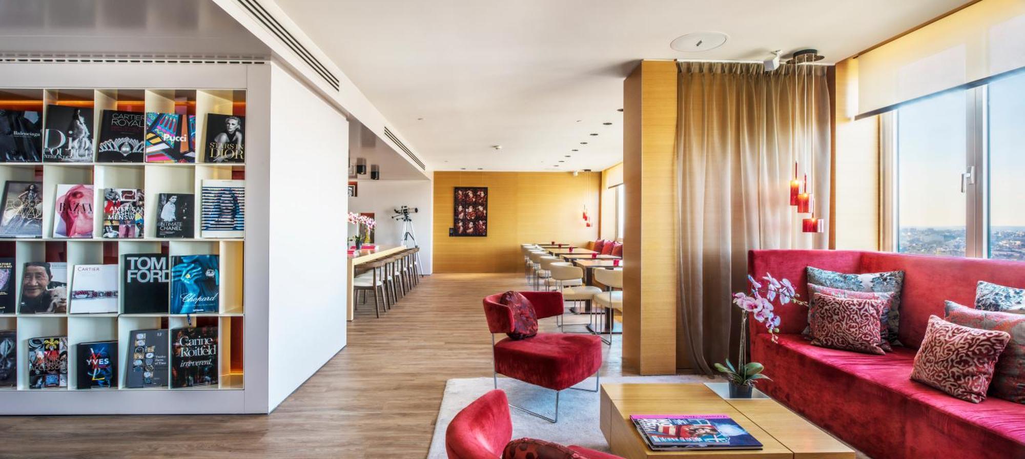 Deluxe Eckzimmer mit Panoramablick – inklusive Zugang zur Lounge