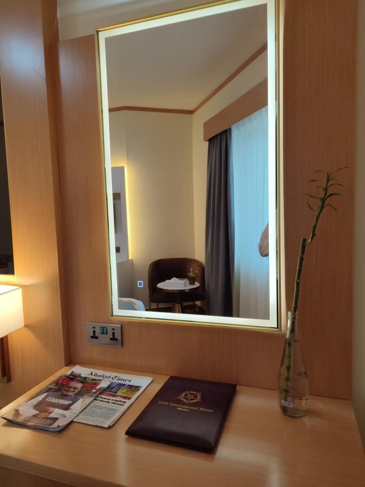 Standard Zimmer mit Kingsize-Bett