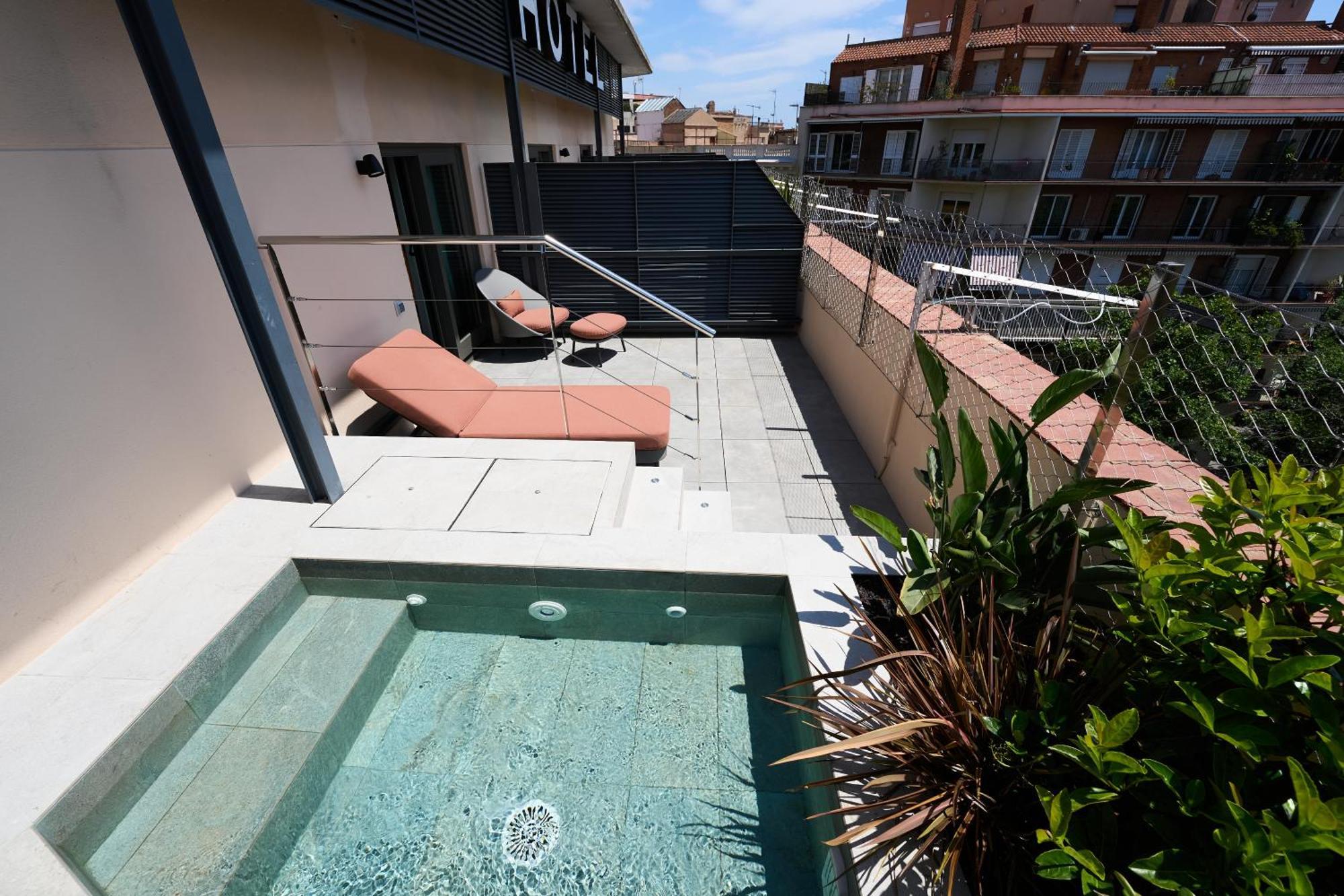 Deluxe Doppelzimmer mit privatem Stadtpool