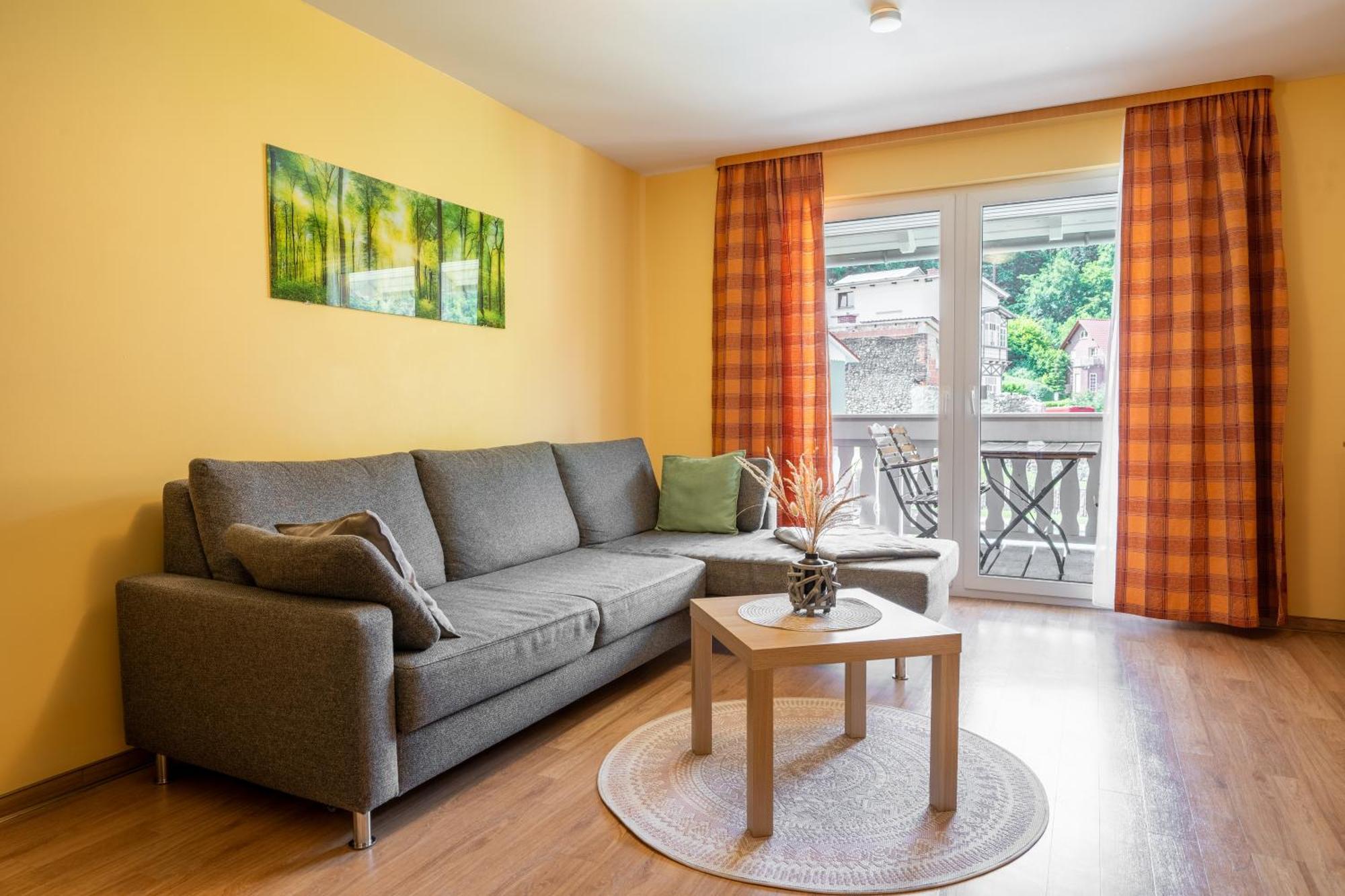 Apartment mit 2 Schlafzimmern und Balkon