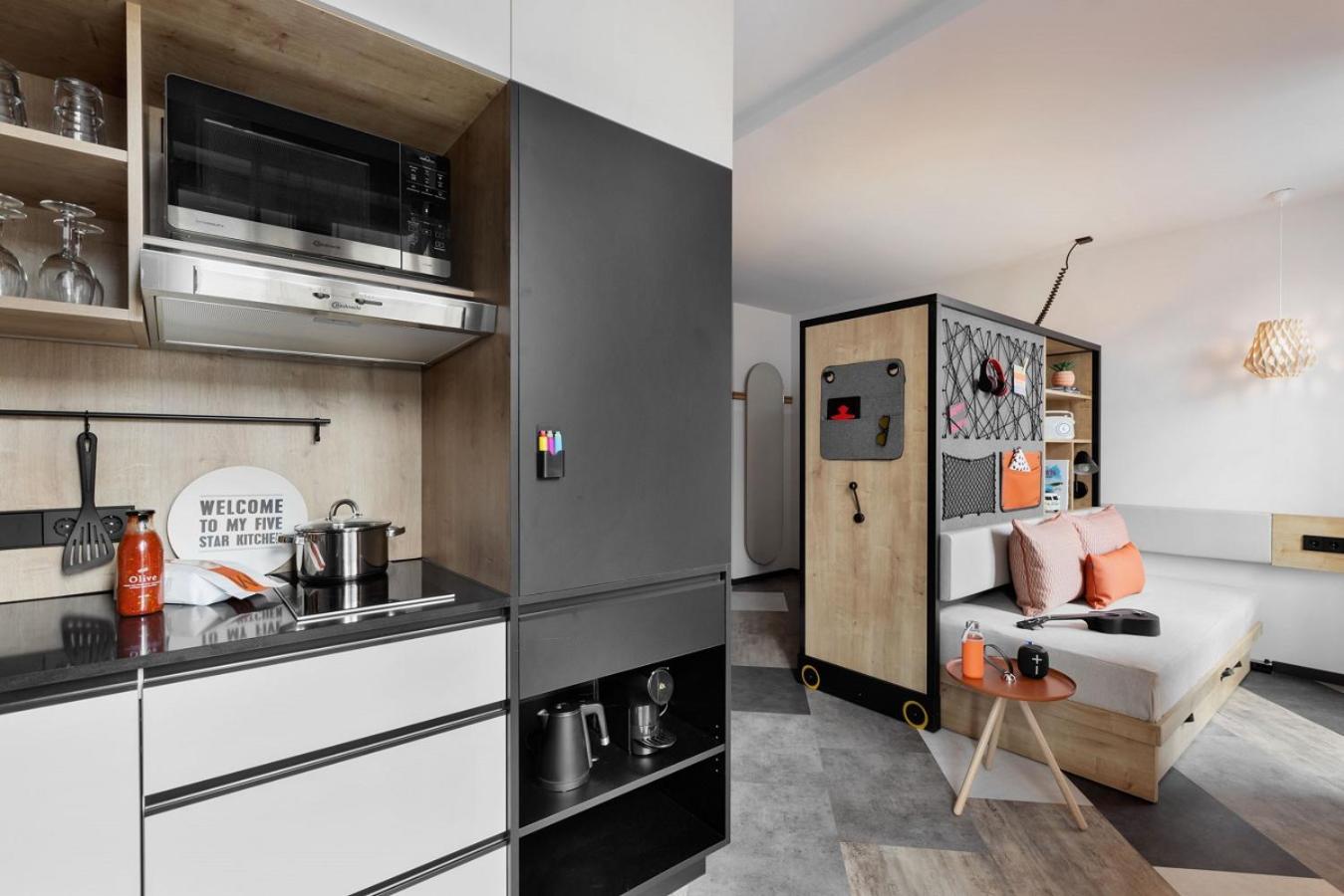 Studio in oberer Etage