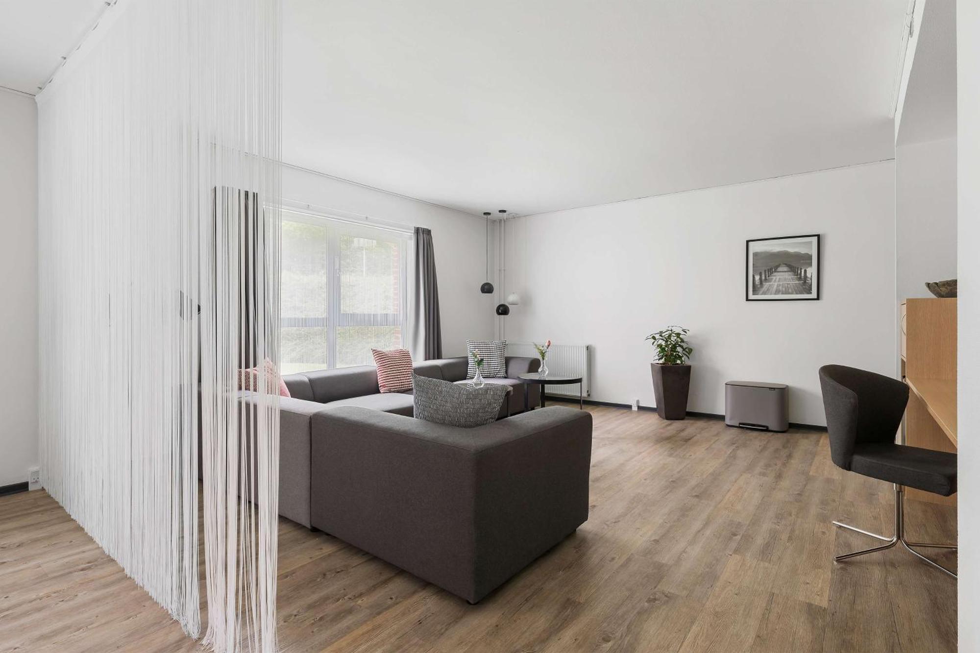 Familienzimmer mit 1 Queensize-Bett und 2 Einzelbetten