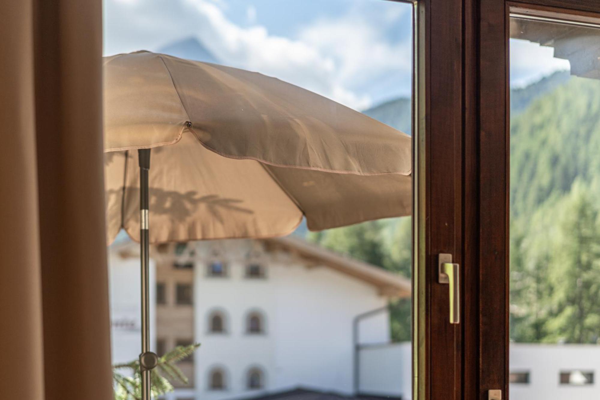 Dreibettzimmer mit Balkon