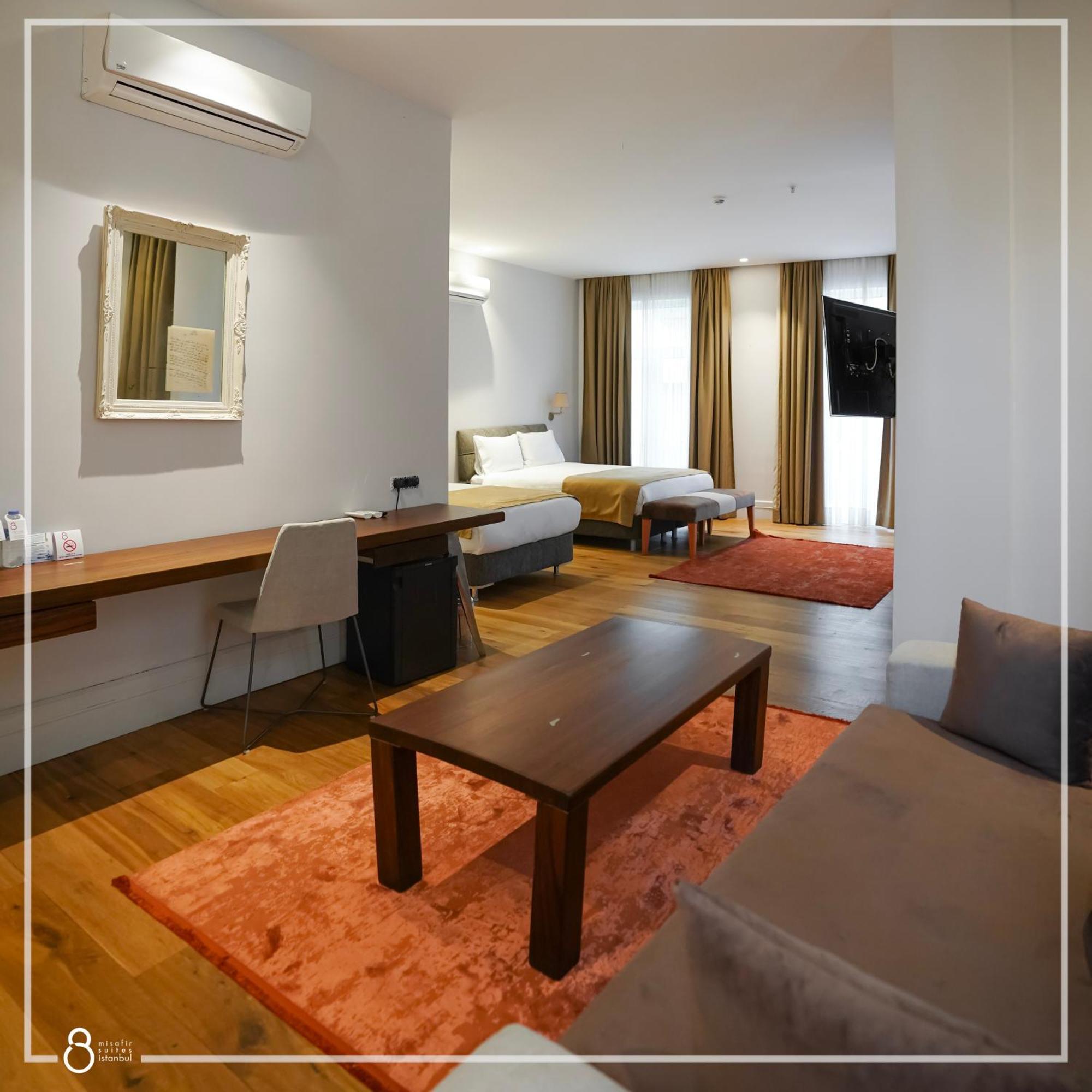 Dreibettzimmer mit Badewanne