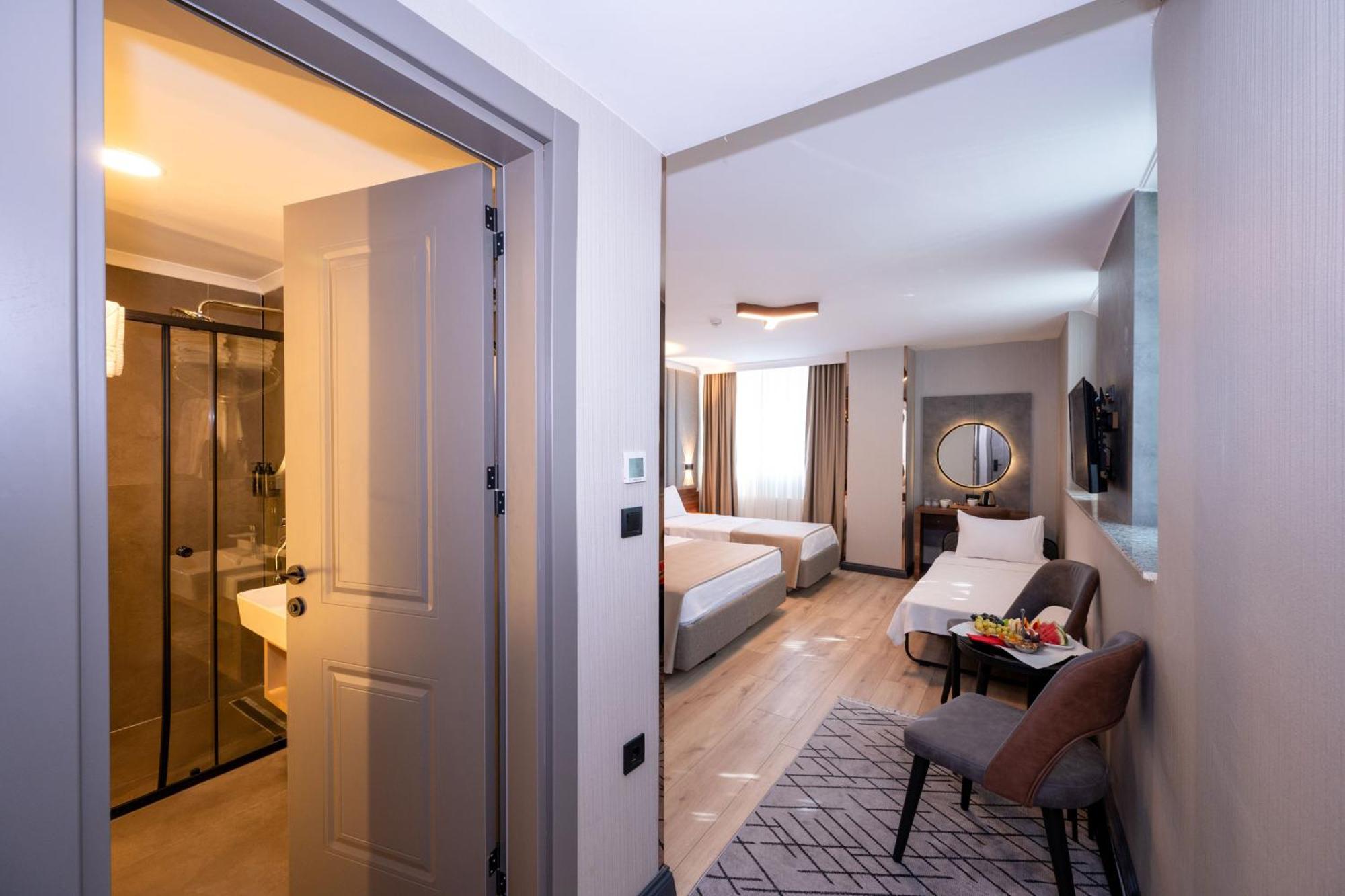 Standard Quadruple Room,1618780020:JPEG
