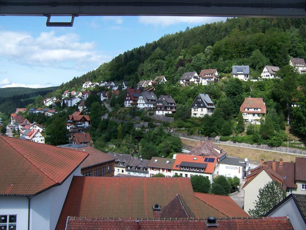 Dreibettzimmer mit Bergblick