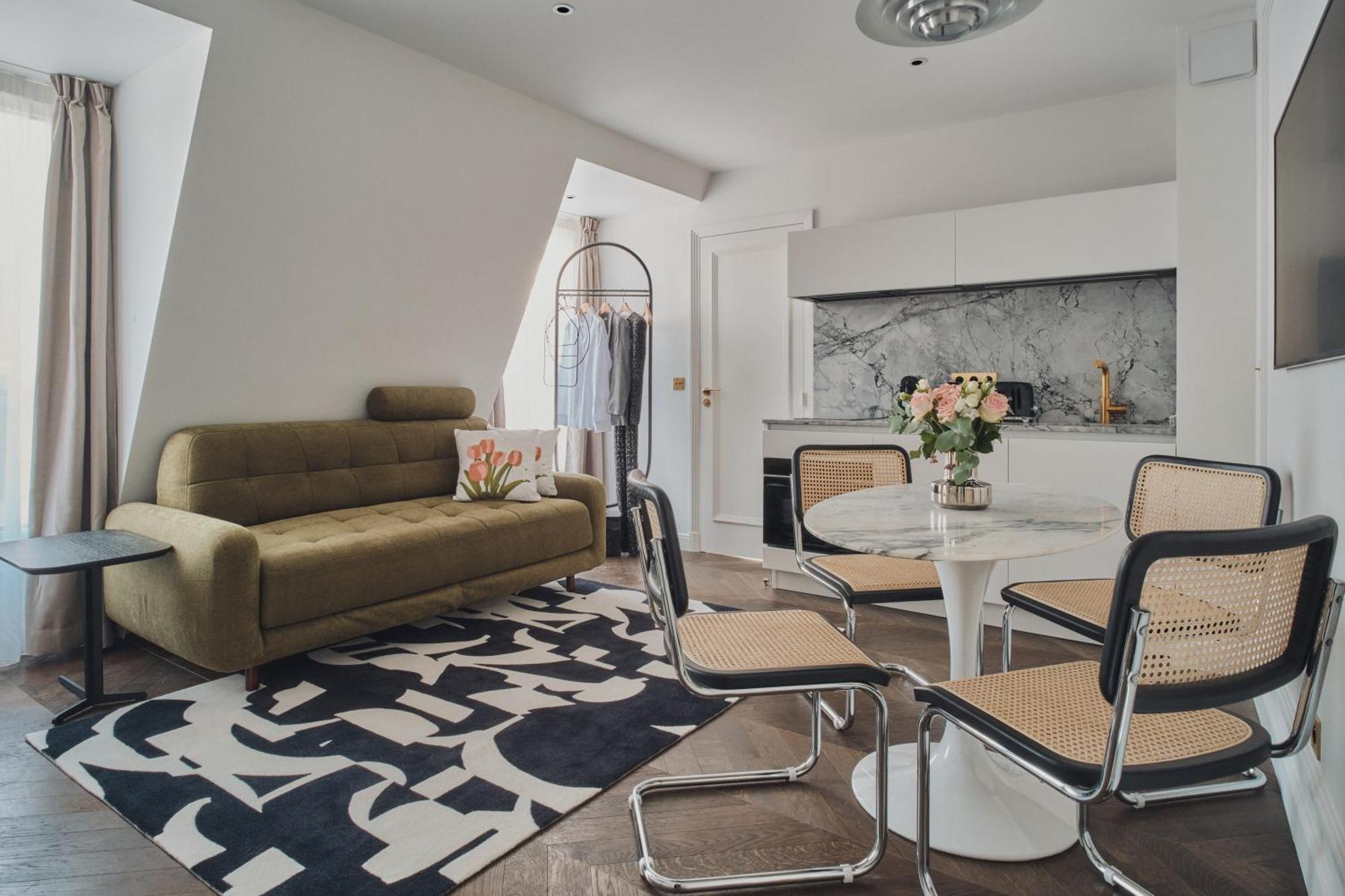 Deluxe Ferienwohnung 603 mit 1 Schlafzimmer und Stadtblick
