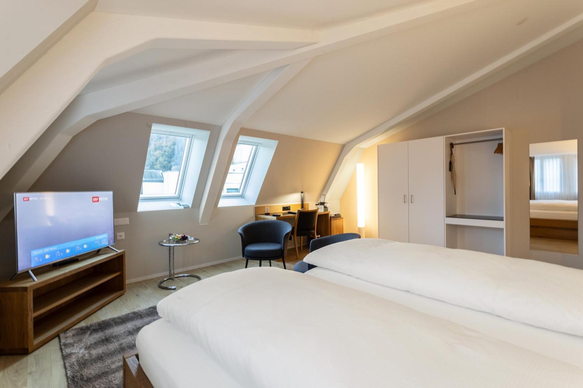 Deluxe Doppelzimmer mit Kingsize-Bett und Klimaanlage