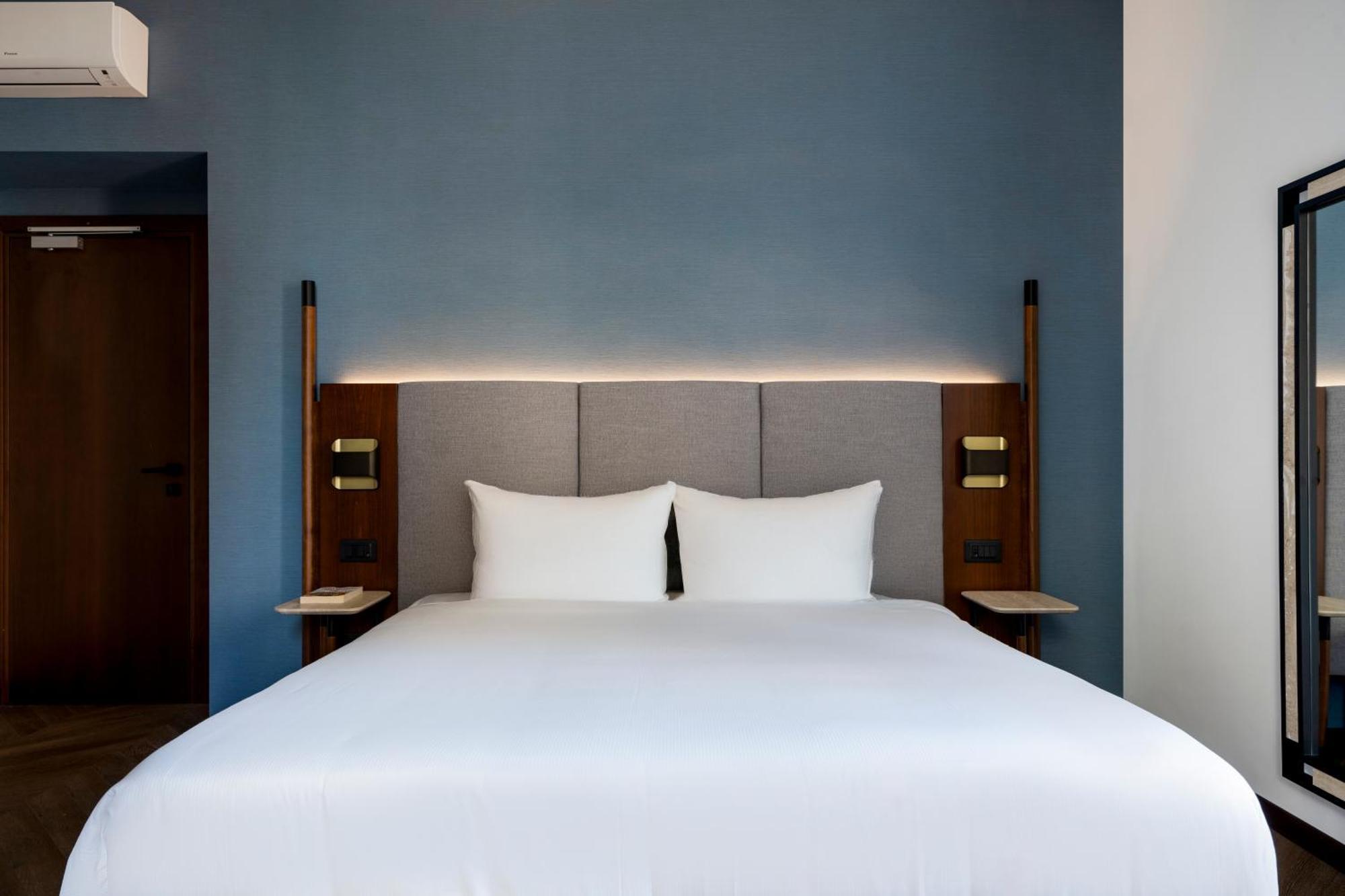 Zimmer mit Kingsize-Bett