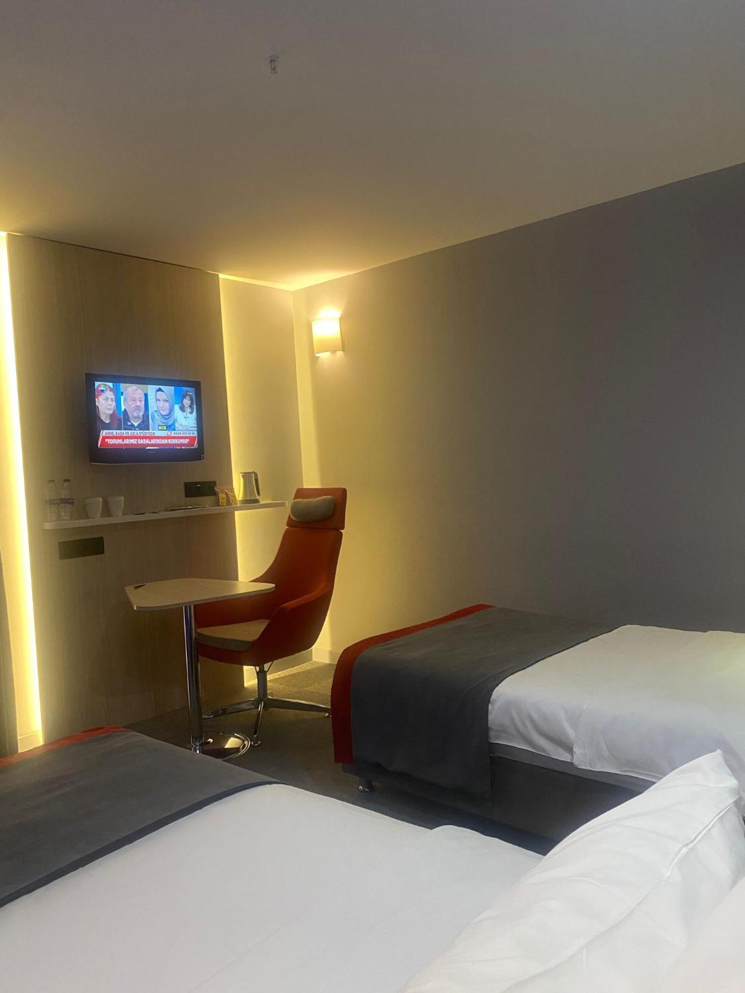 Standard Twin Room - Free Breakfast,1623661615:JPEG