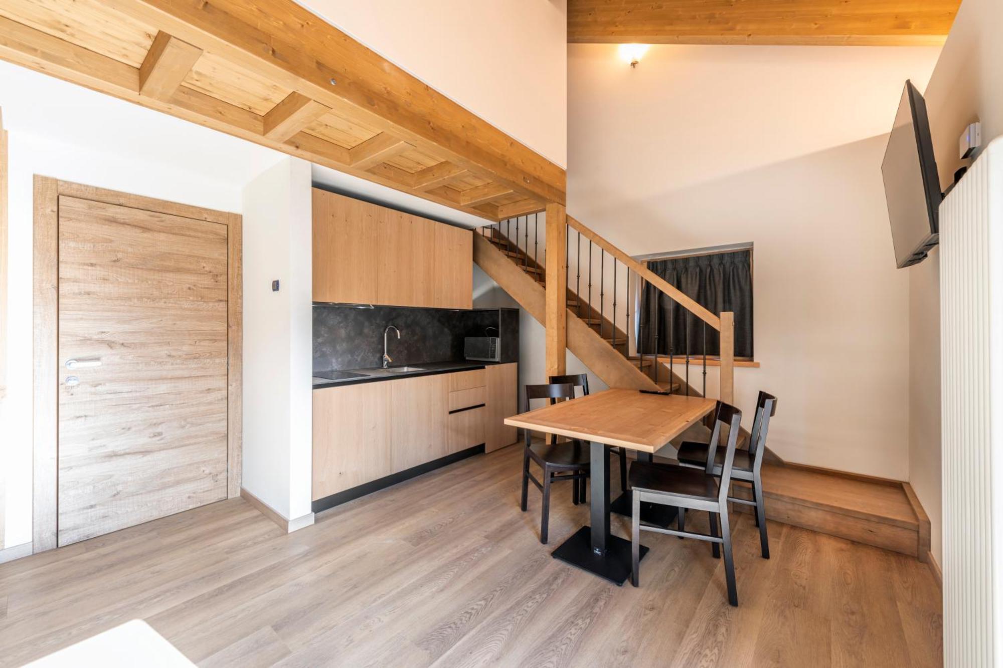Basic Ferienwohnung im Dachgeschoss mit 1 Schlafzimmer (4 Erwachsene)