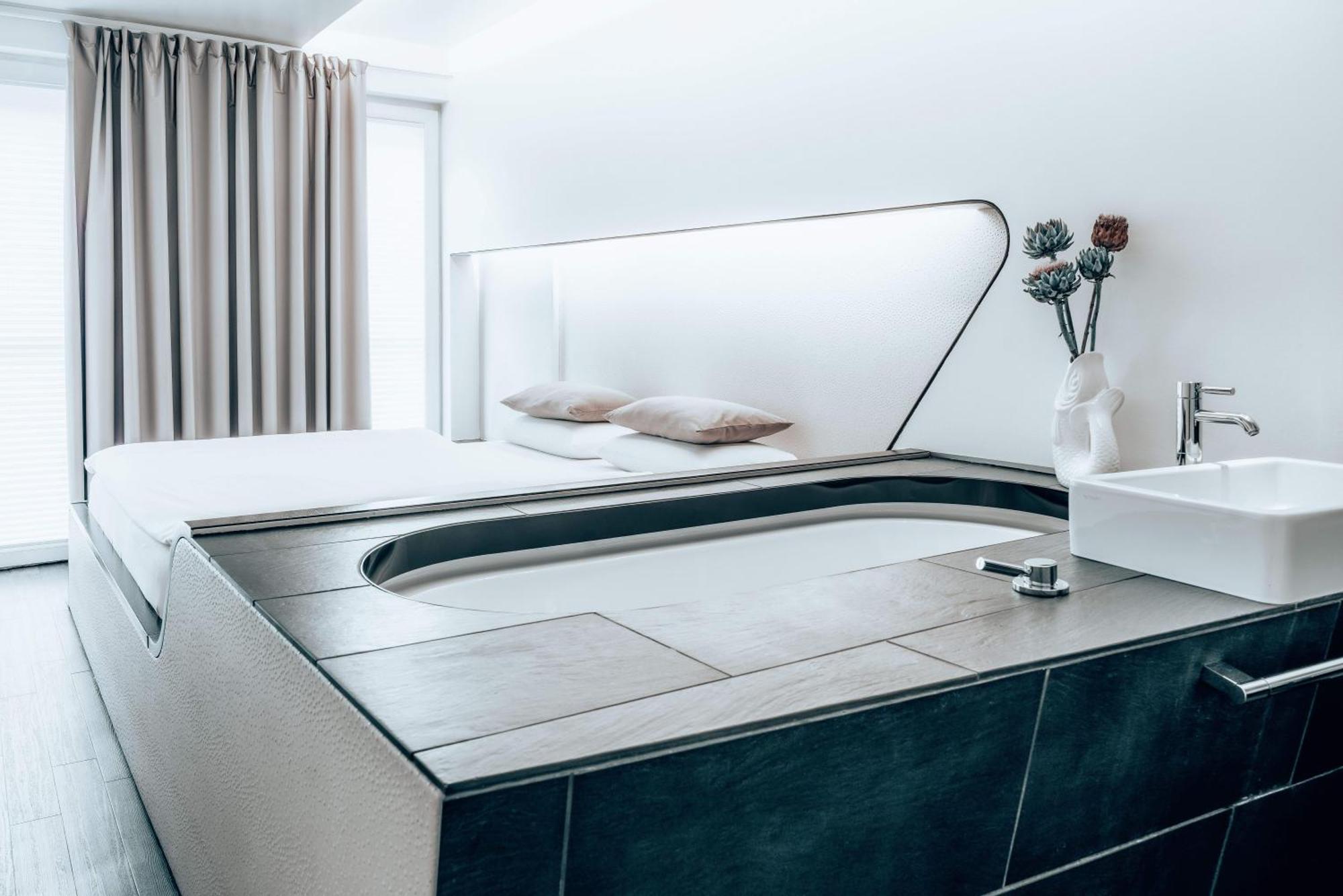 Doppelzimmer mit Badewanne
