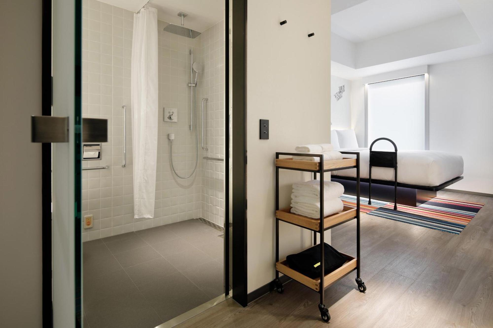 Zimmer Aloft mit 1 Kingsize-Bett