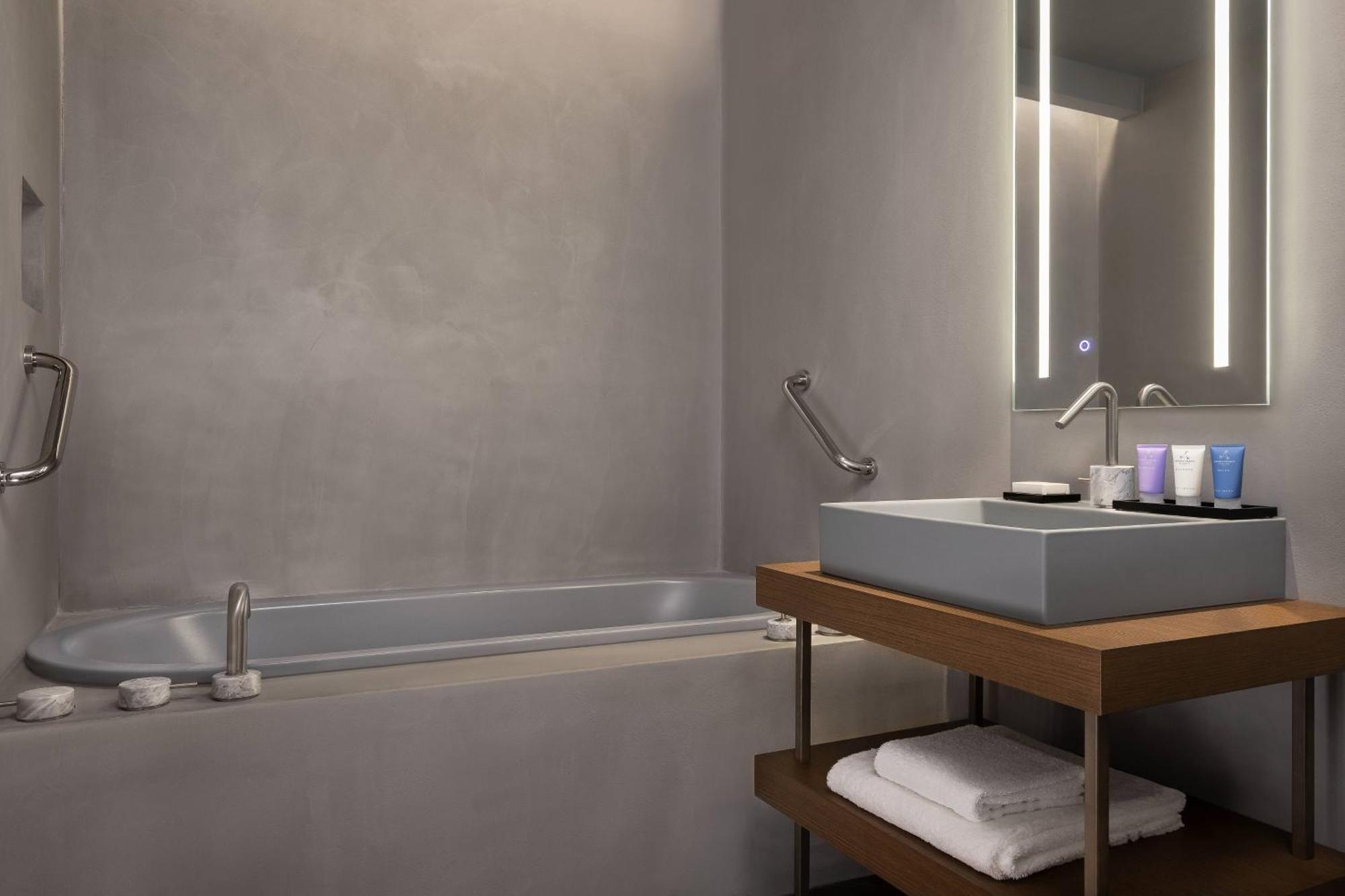 Junior Suite Aria mit 1 Kingsize-Bett und Stadtblick