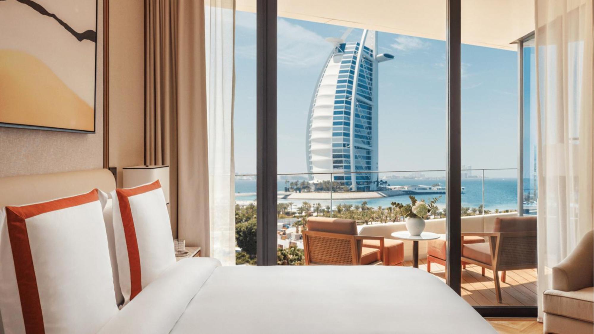 Three Bedroom Panoramic Residence Marina View