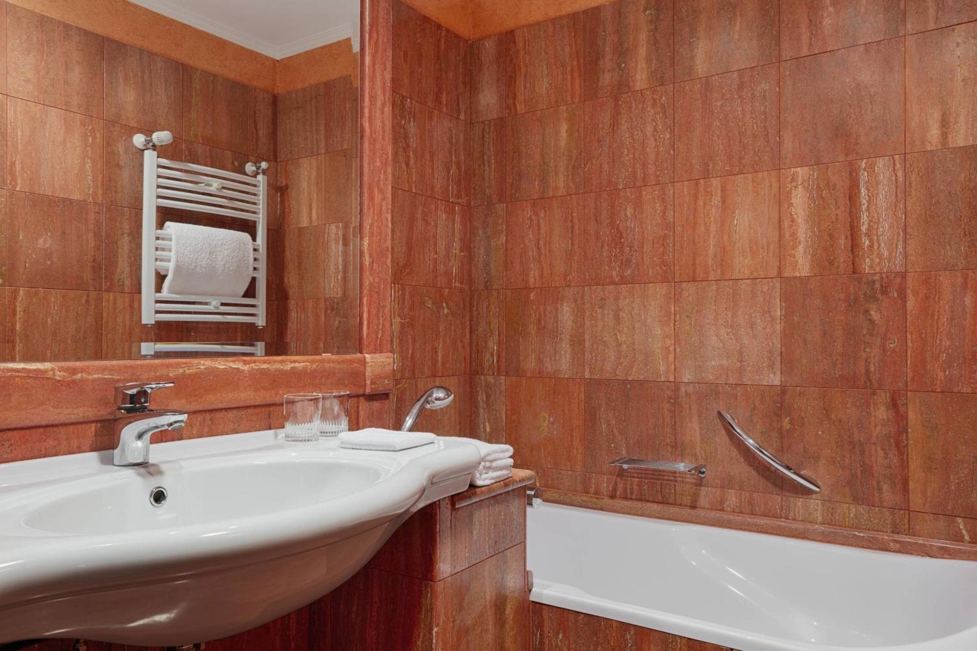 Deluxe Zimmer mit Kingsize-Bett