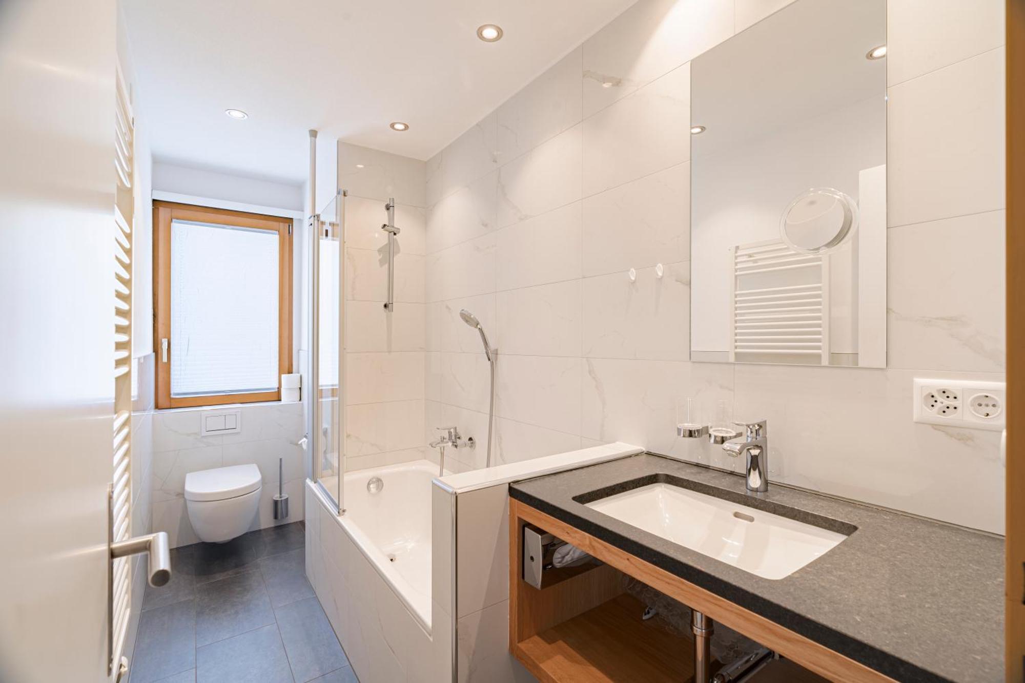 Zweibettzimmer mit Westbalkon