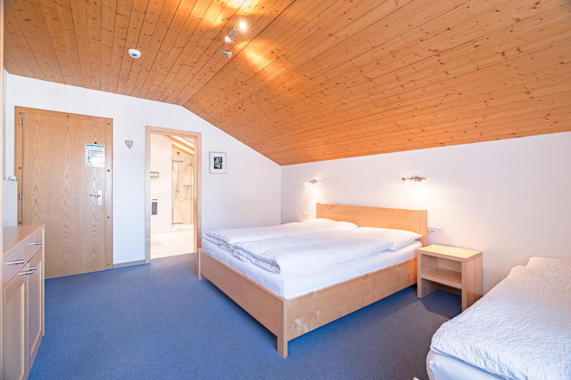 Dreibettzimmer