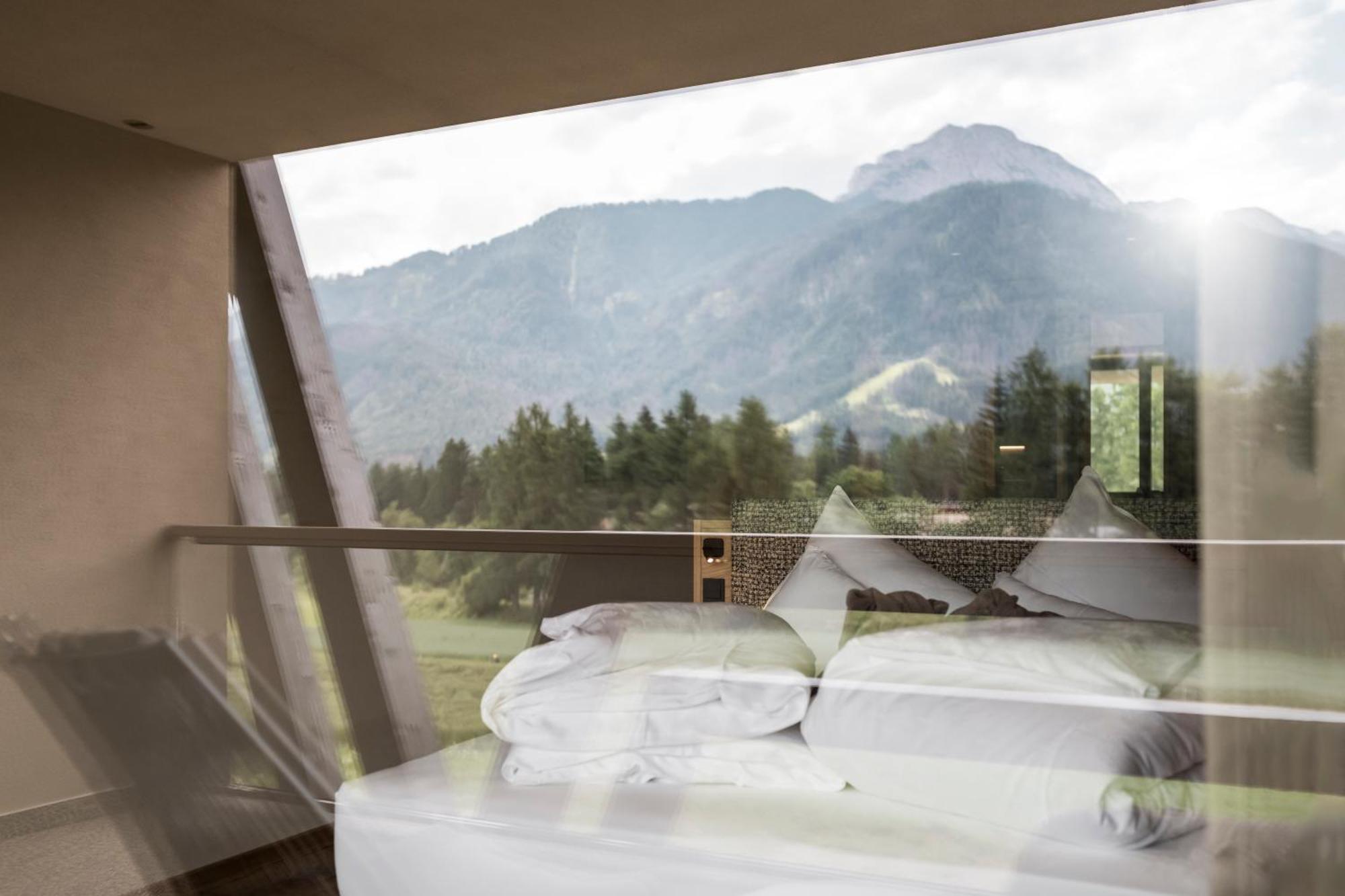 Suite mit Bergblick