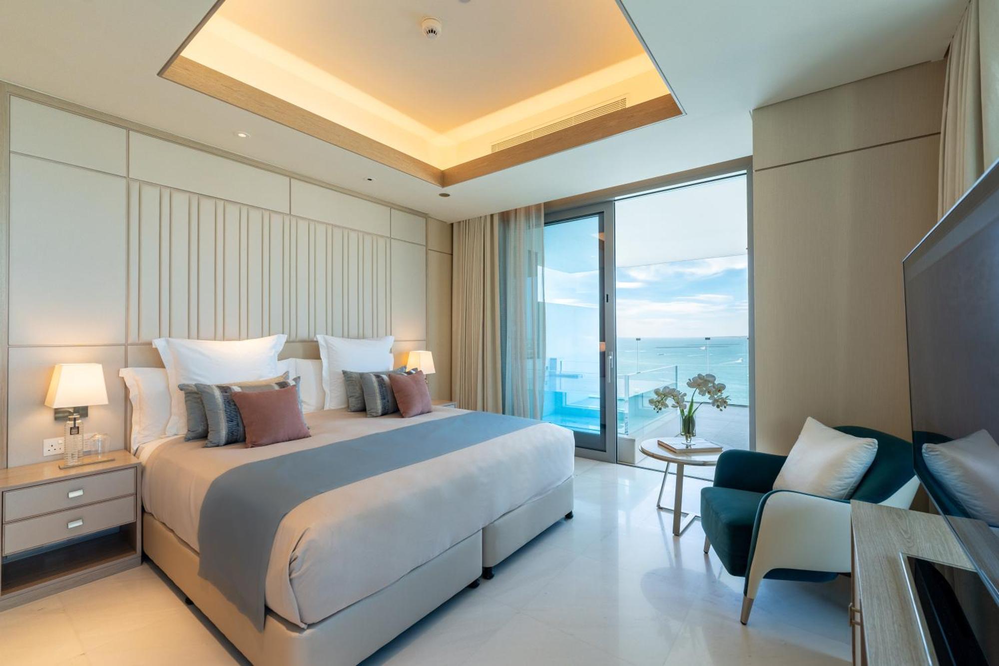 Skyline-Suite mit 1 Schlafzimmer und Pool, inklusive Neujahrsgala-Dinner und Party