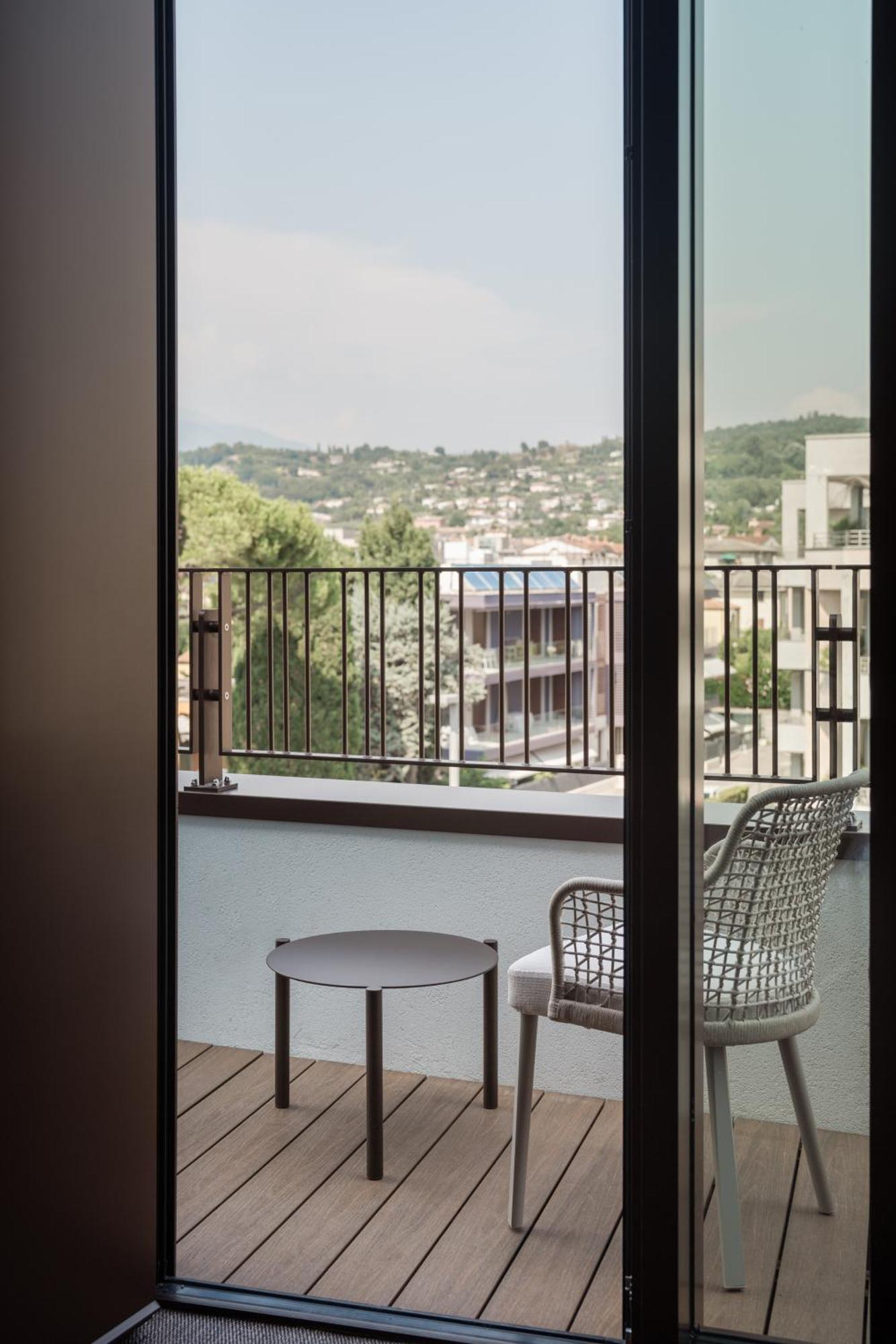 Familiensuite mit Balkon