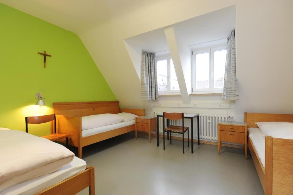 Vierbettzimmer mit Gemeinschaftsbad