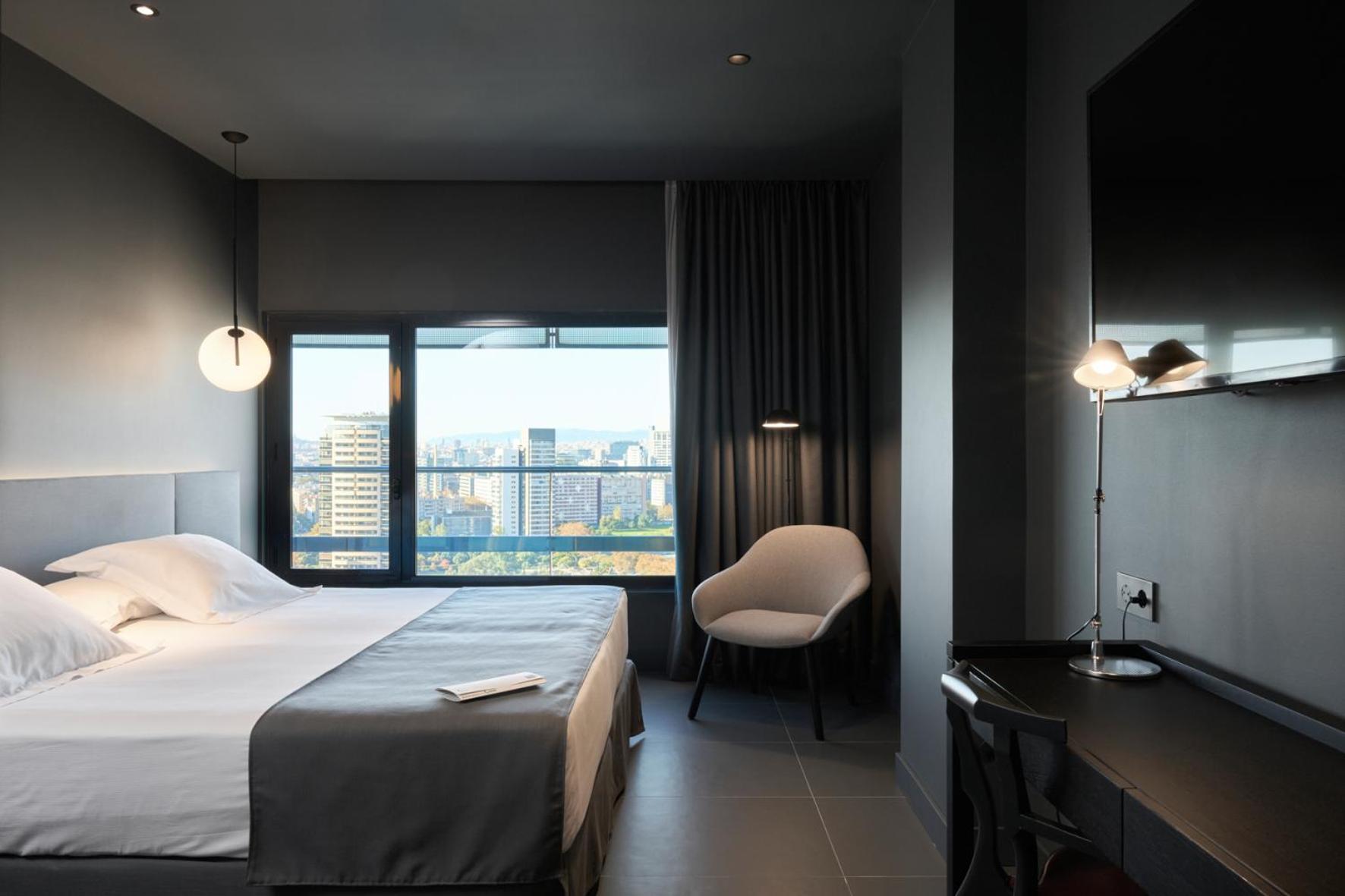 Doppel-/Zweibettzimmer mit Stadtblick