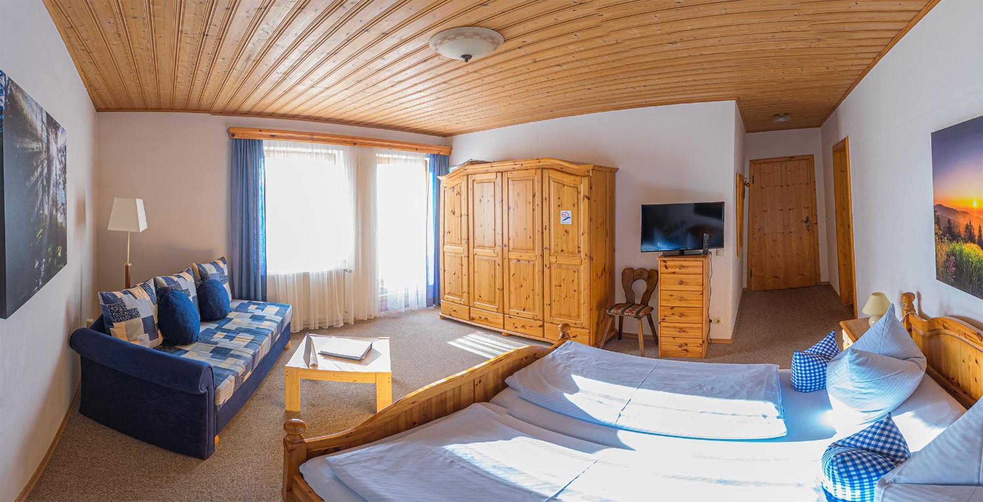 Doppelzimmer mit Balkon