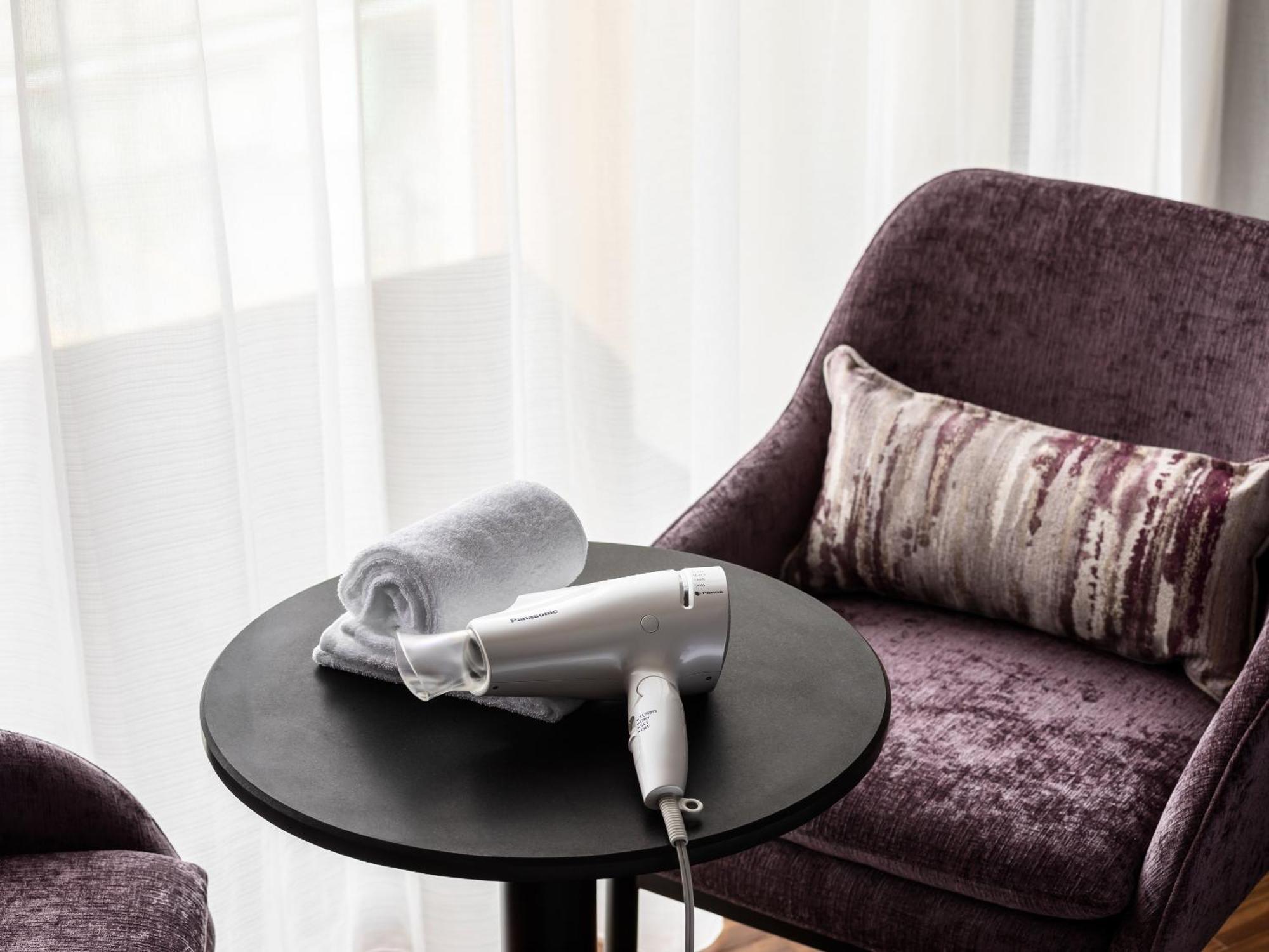 Standard Zimmer mit Queensize-Bett und Balkon