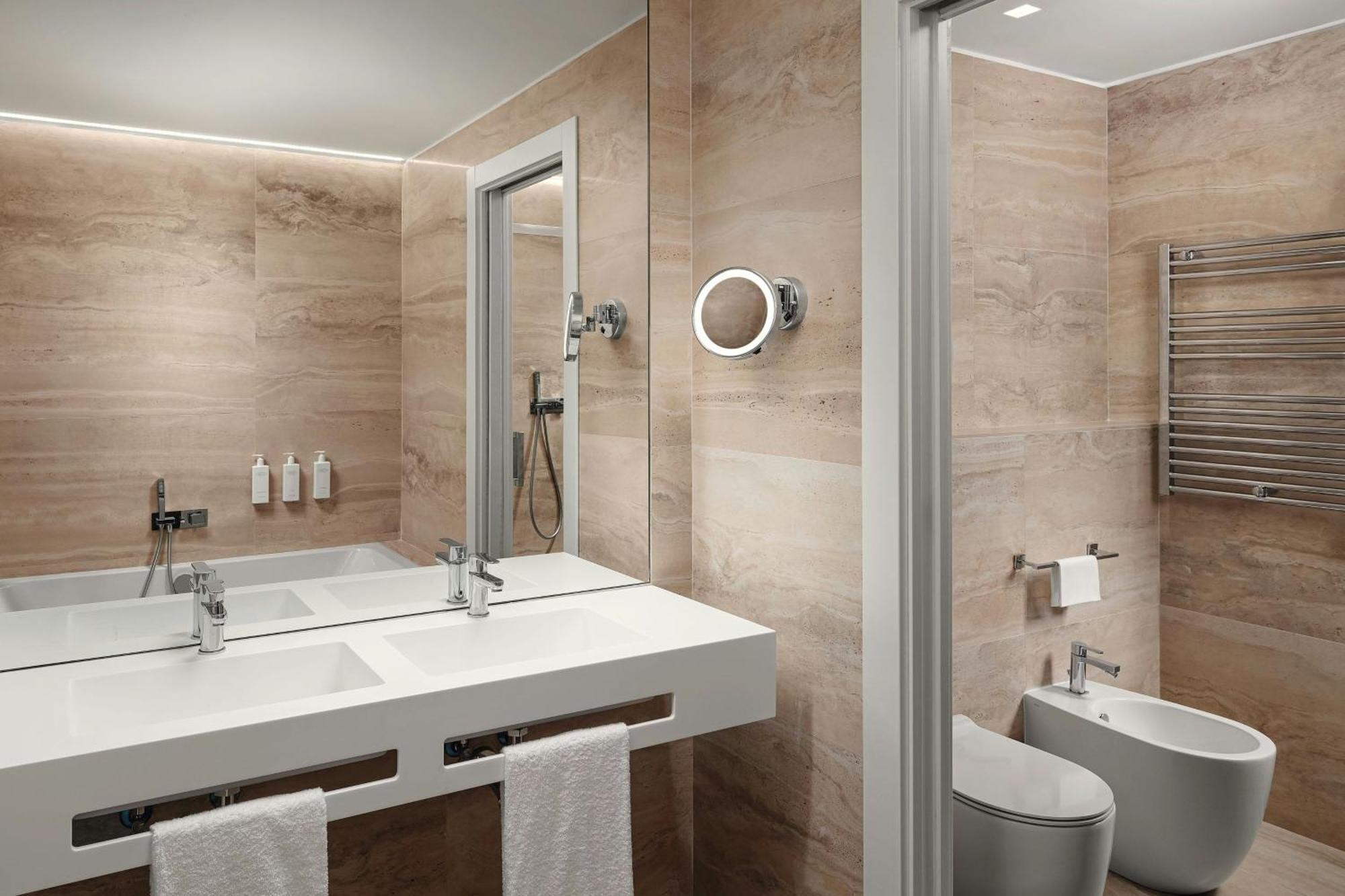 Signature Suite mit 1 Schlafzimmer, Kingsize-Bett und Terrasse