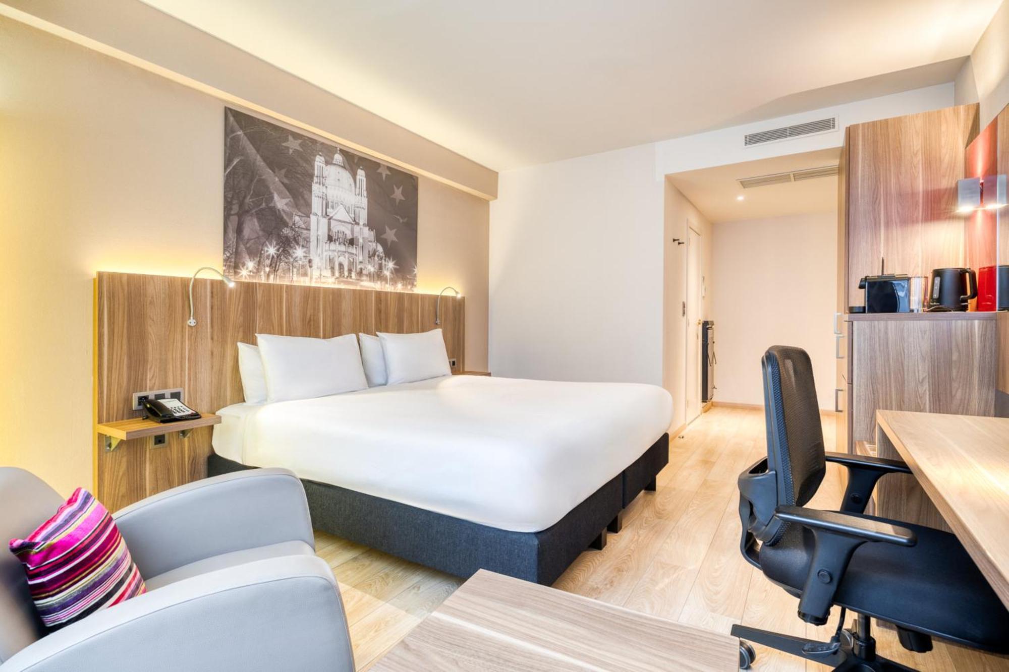 Standard Zimmer mit Kingsize-Bett