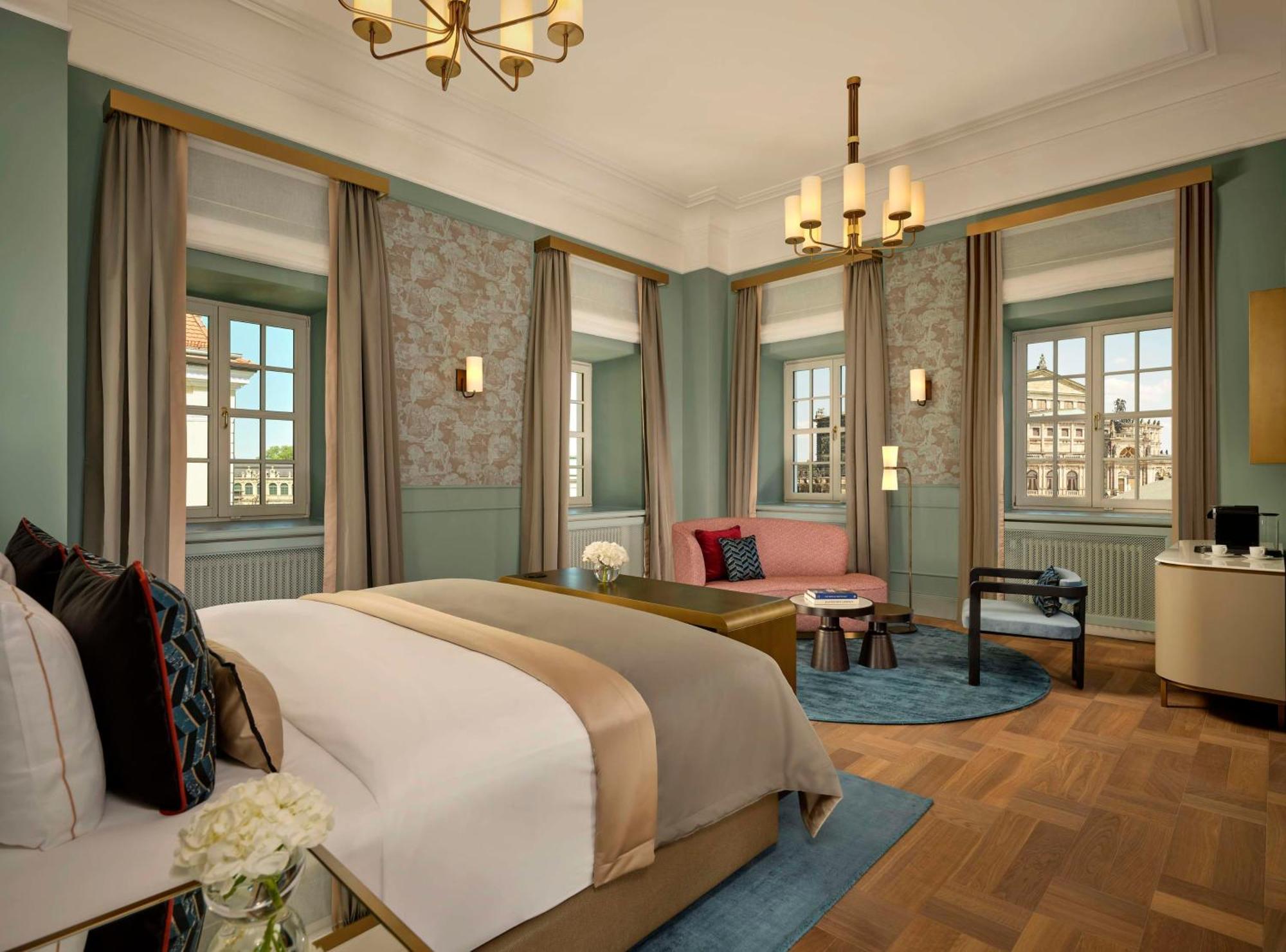 Grand Palais View Room,1643137819:JPEG