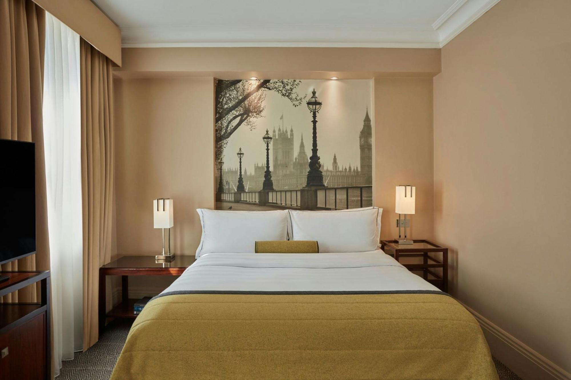 Größeres Deluxe Zimmer mit 1 Queensize-Bett