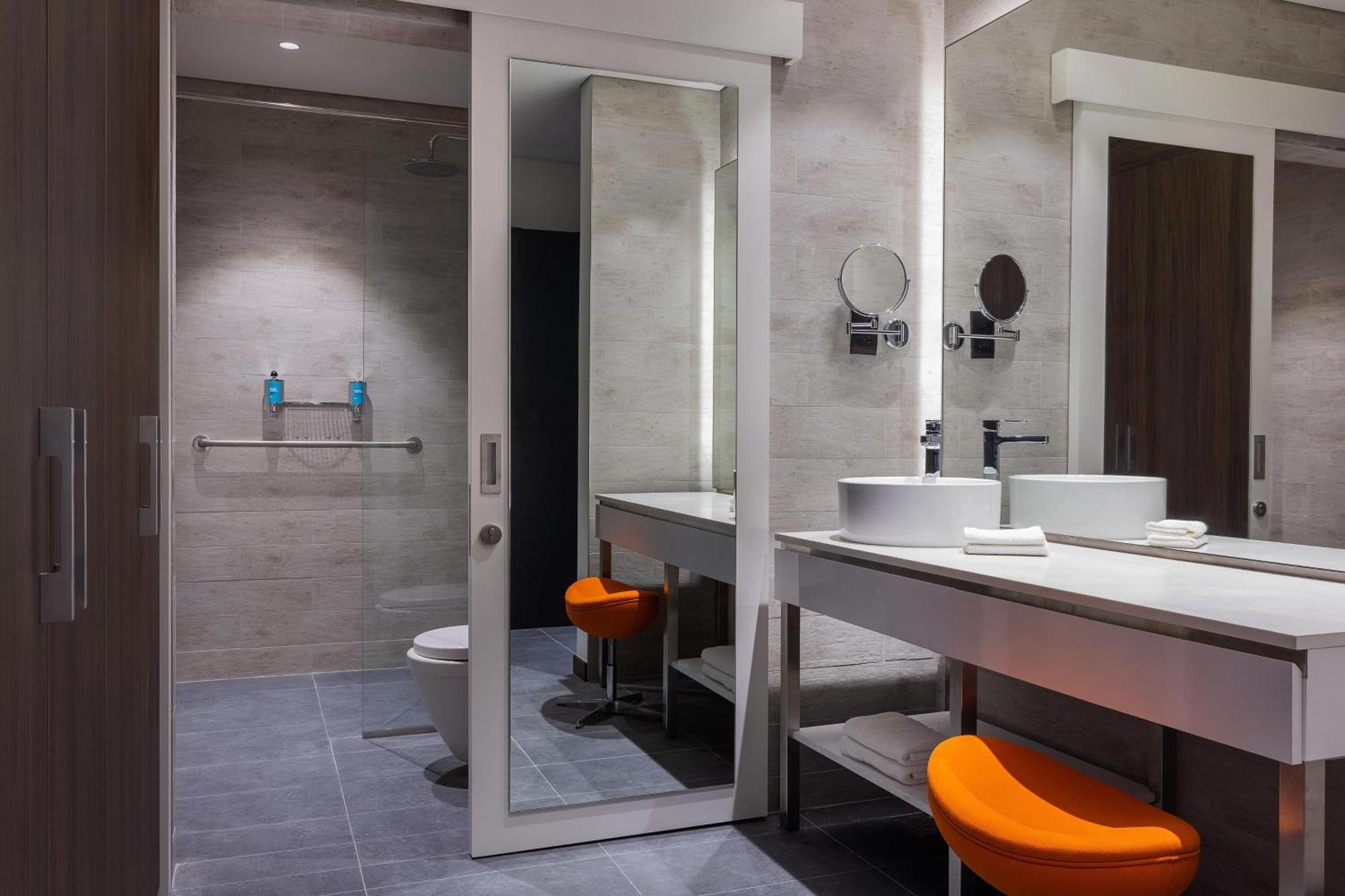 Aloft Twin Room - Complimentary DXB Airport Shuttle Drop Off,1643232754:JPEG