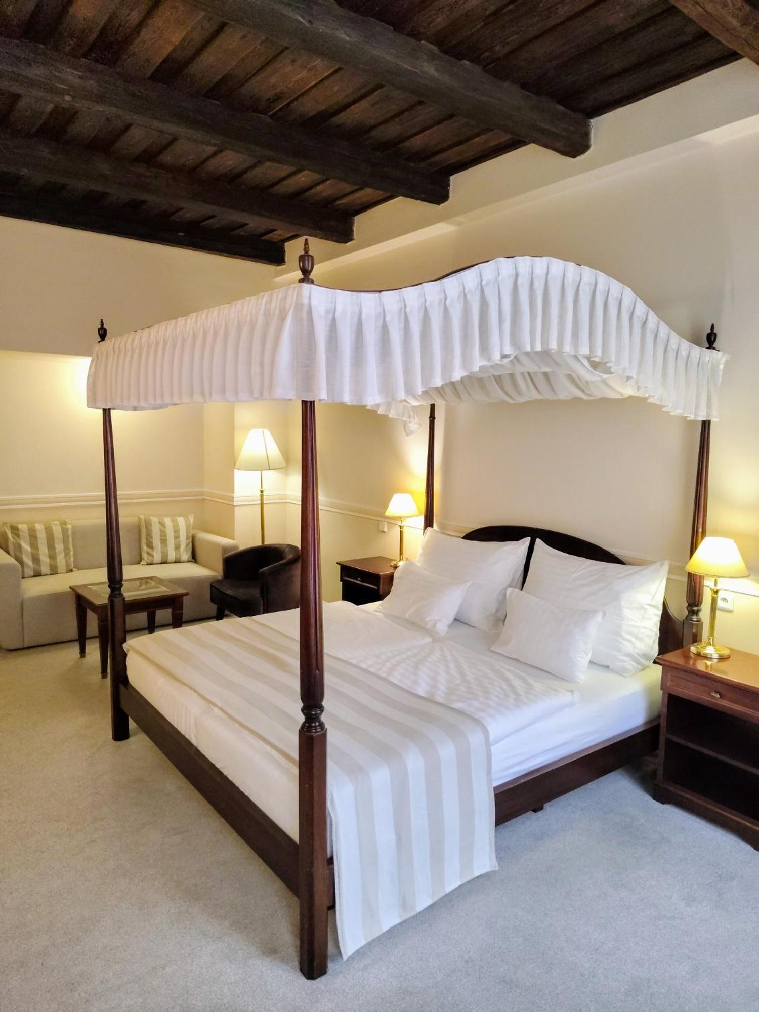 Deluxe Zimmer mit Kingsize-Bett