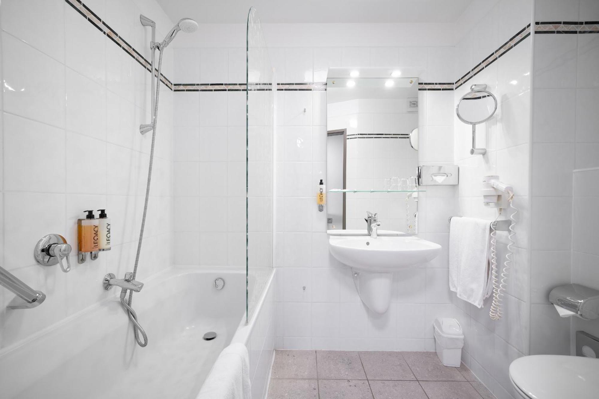 Classic Doppel-/Zweibettzimmer mit Badewanne
