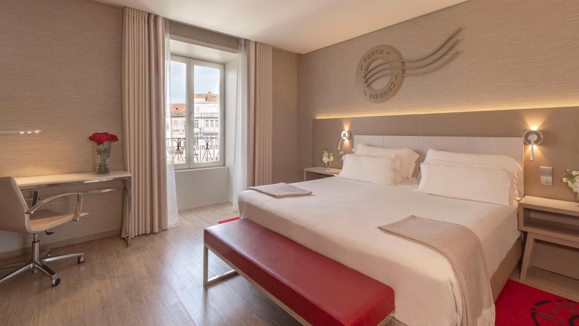 Premium Doppel-/Zweibettzimmer mit Stadtblick