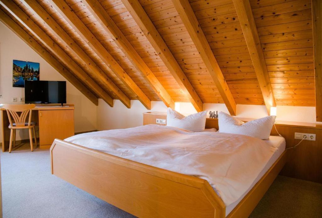 Doppelzimmer mit Balkon