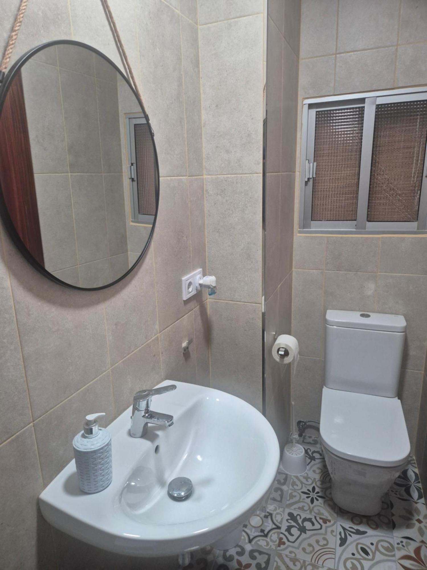 Vierbettzimmer mit Gemeinschaftsbad