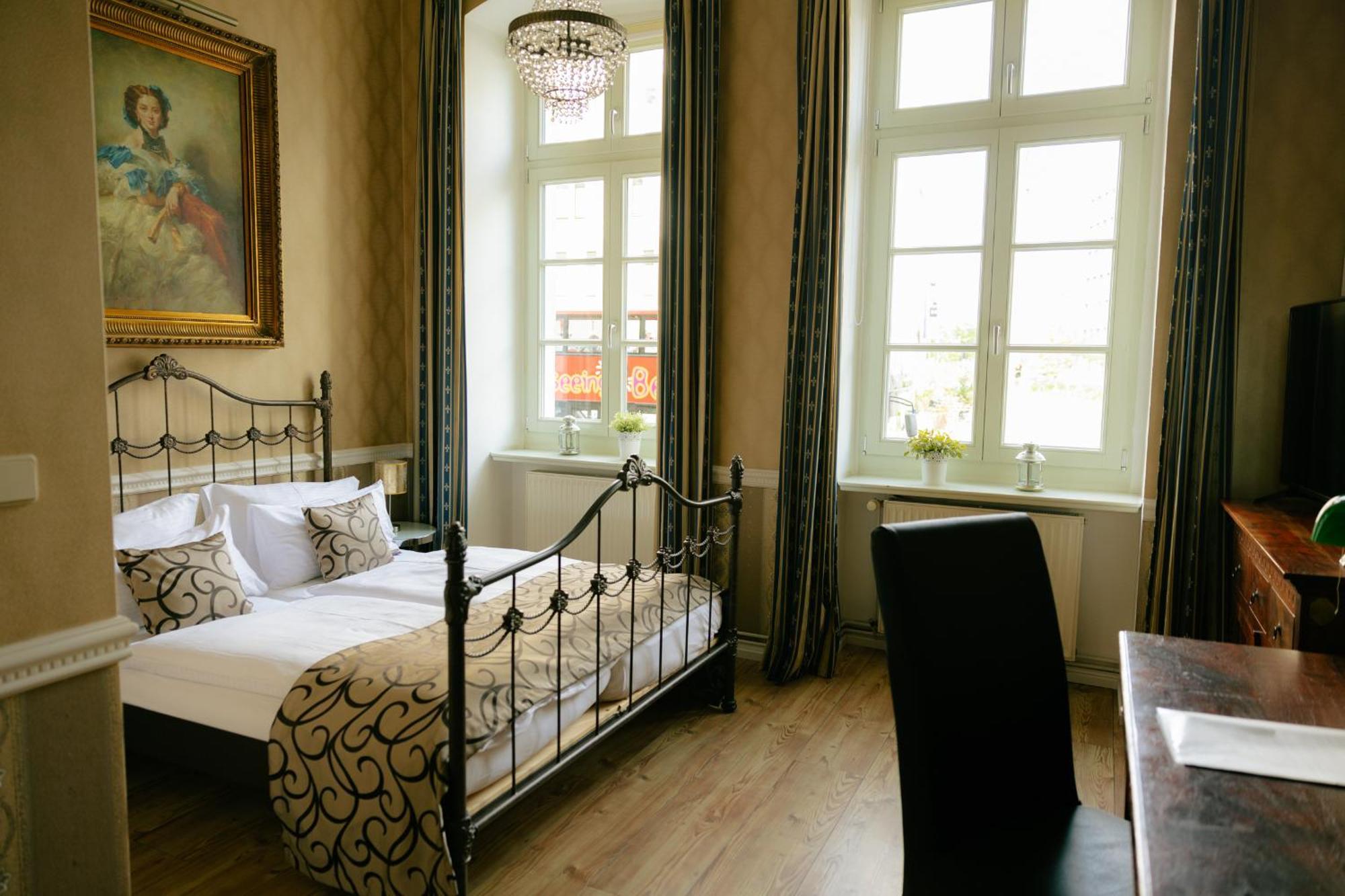 Classic Double Room with City View