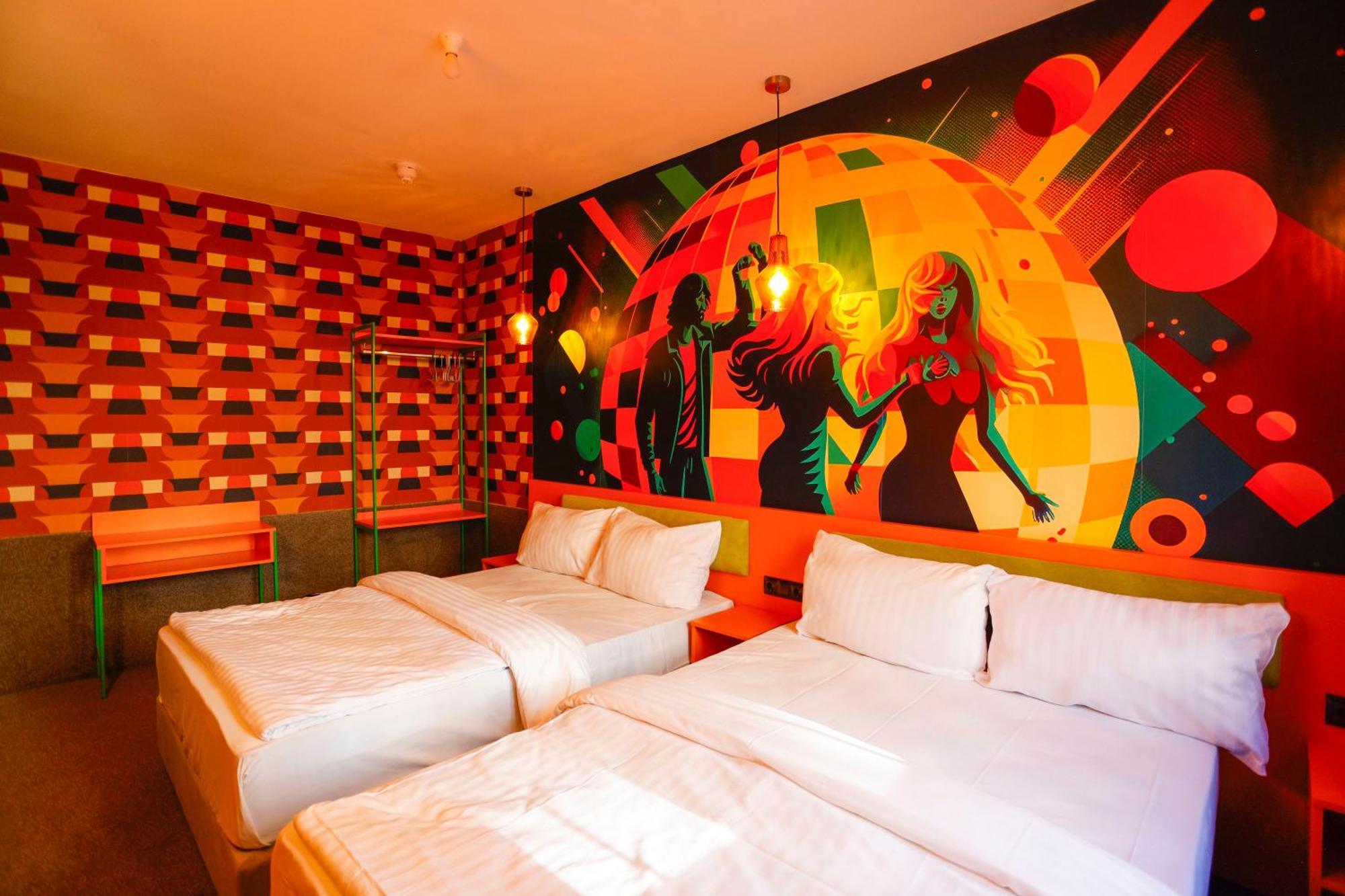 Family Suite (7 Adults)