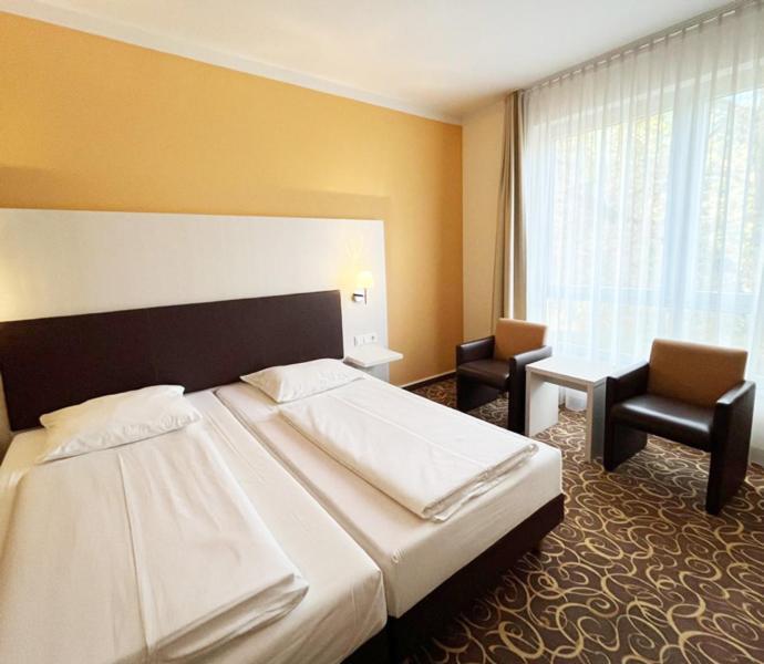 Doppelzimmer mit Gartenblick