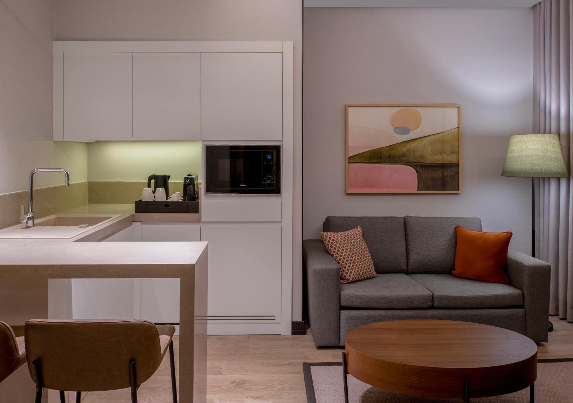 Deluxe Zimmer mit Kingsize-Bett und Balkon