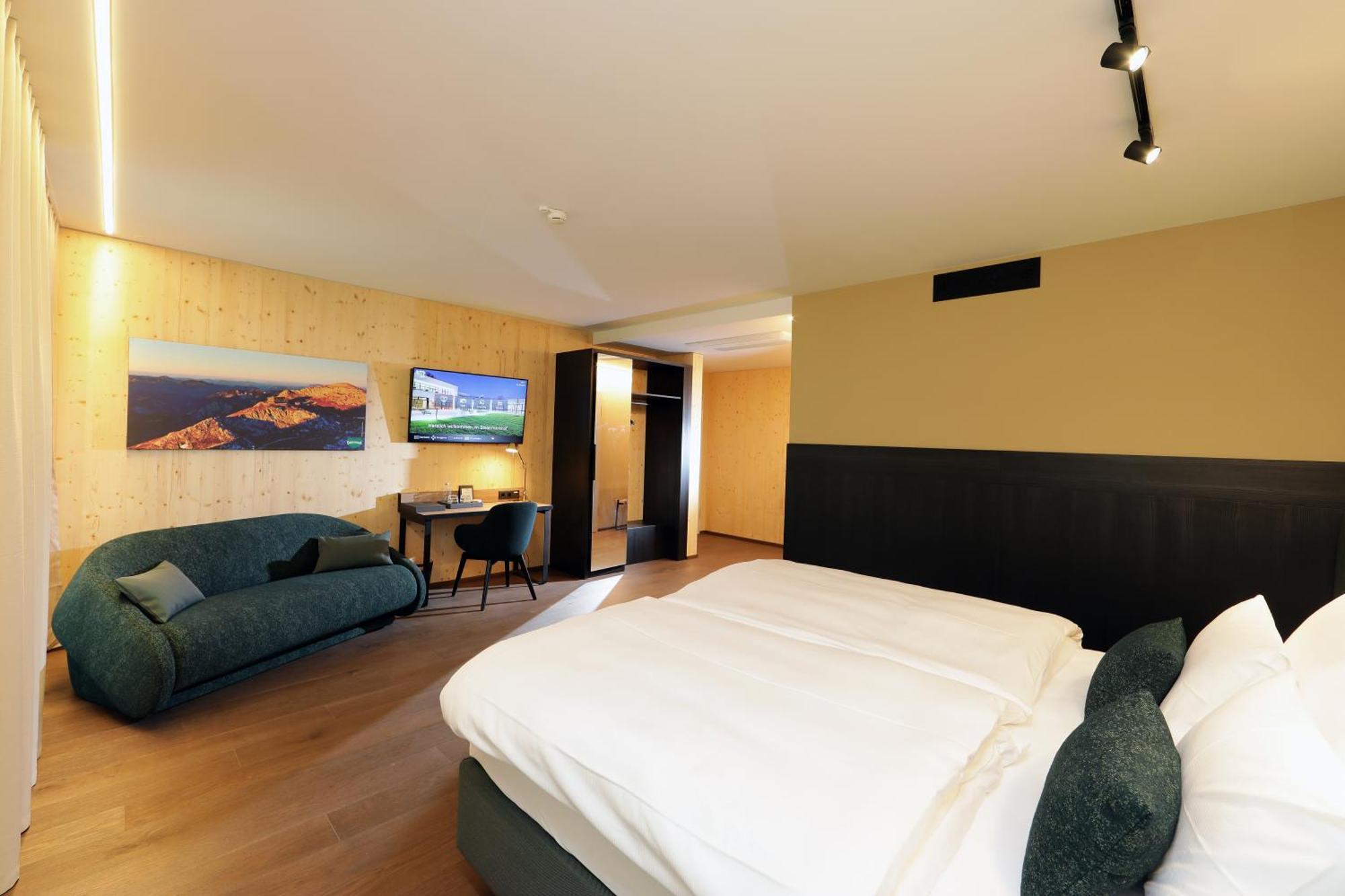 Deluxe Double Room Extra Bed