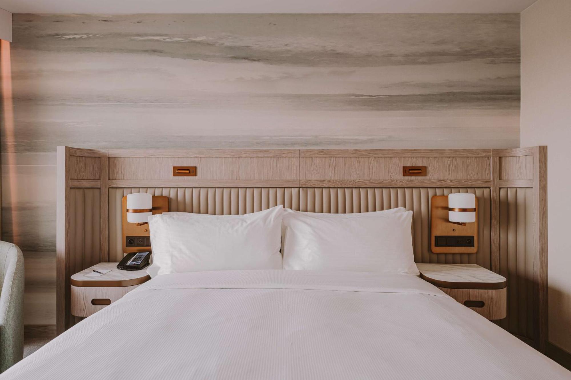 Deluxe King Room with Sea View,1657202750:JPEG