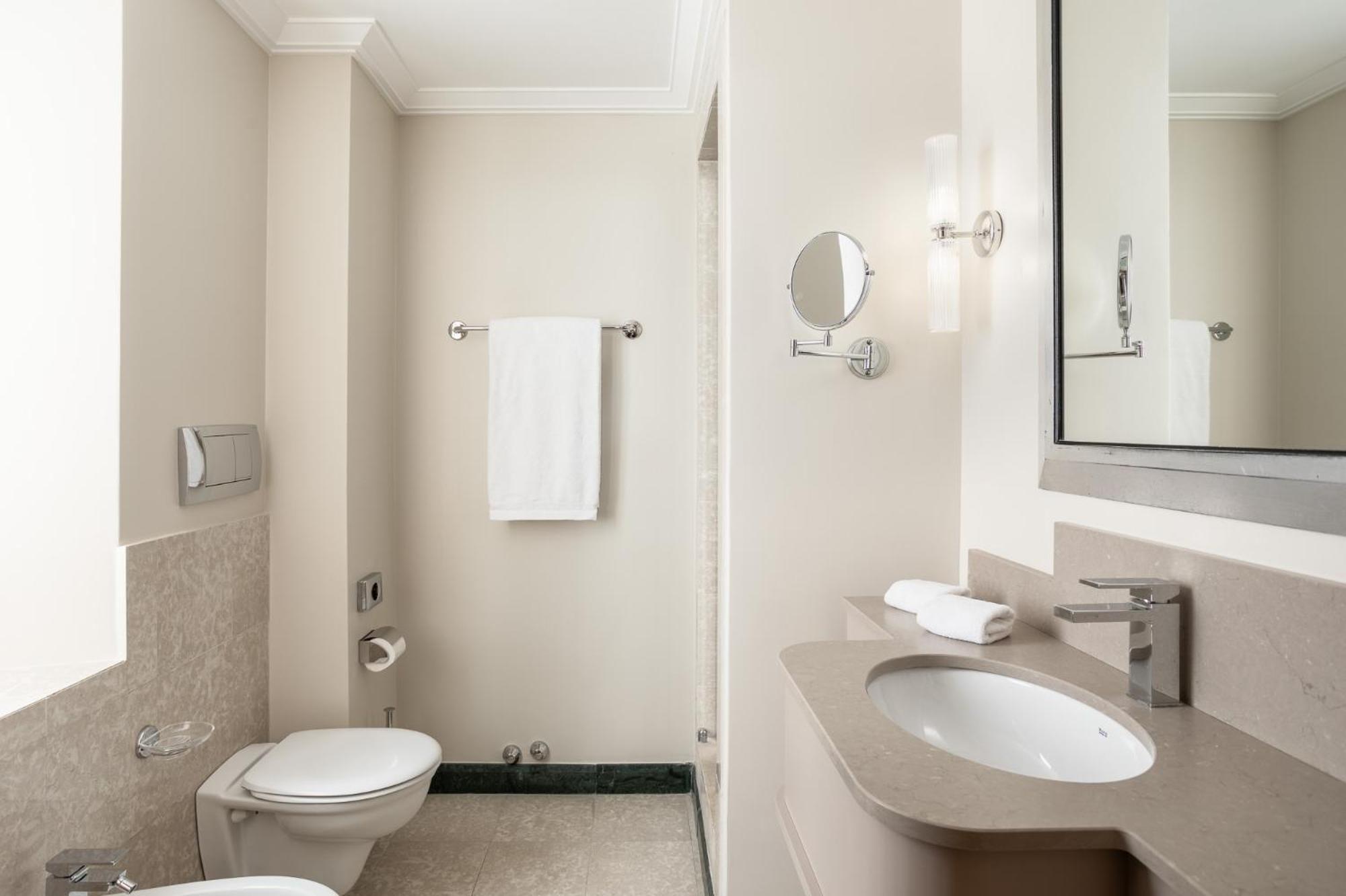 2 Doppelzimmer mit Verbindungstür