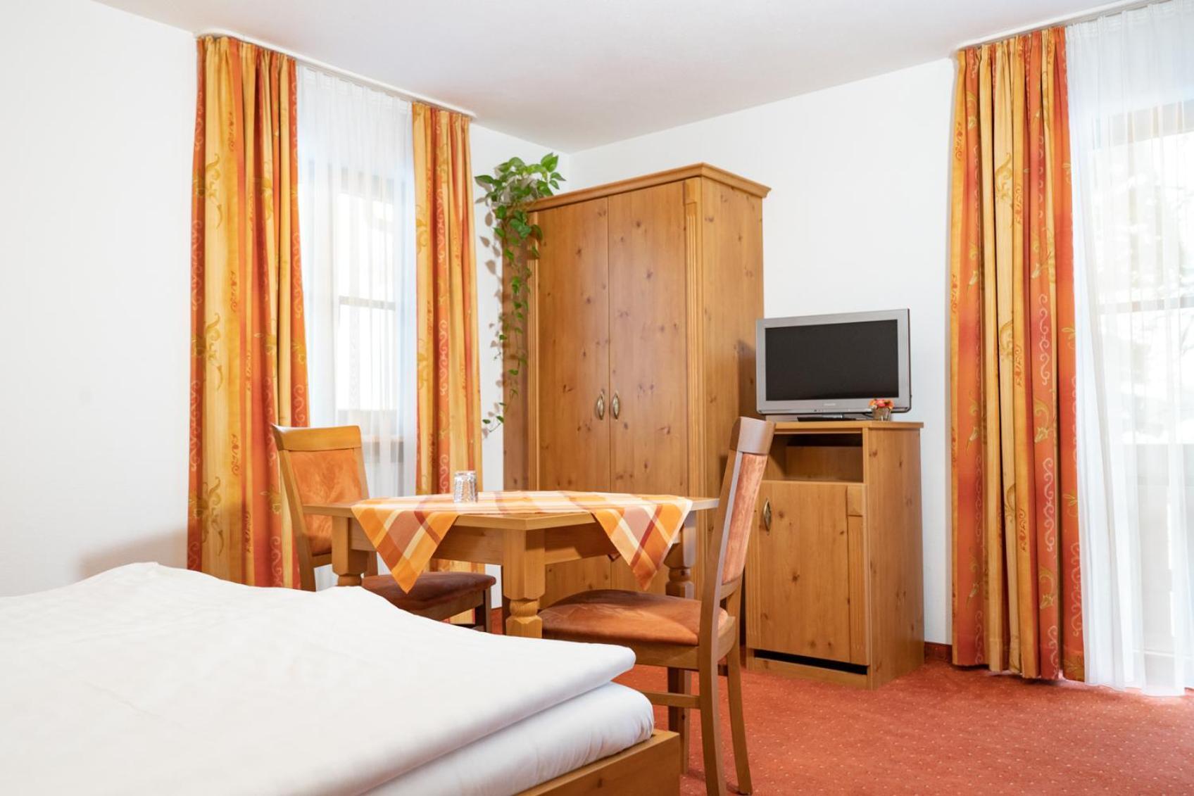 Doppelzimmer mit Balkon