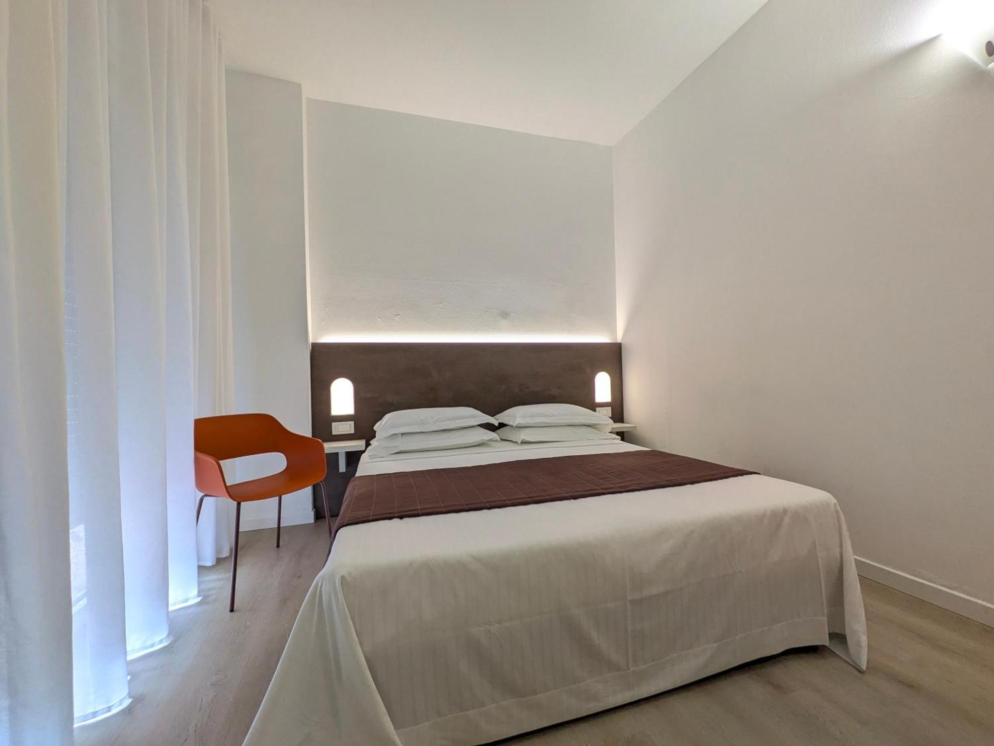 Kleines Doppelzimmer mit französischem Bett
