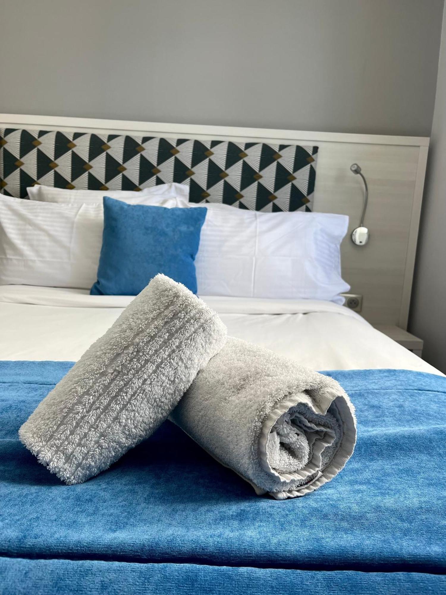 Standard Doppelzimmer mit teilweisem Meerblick