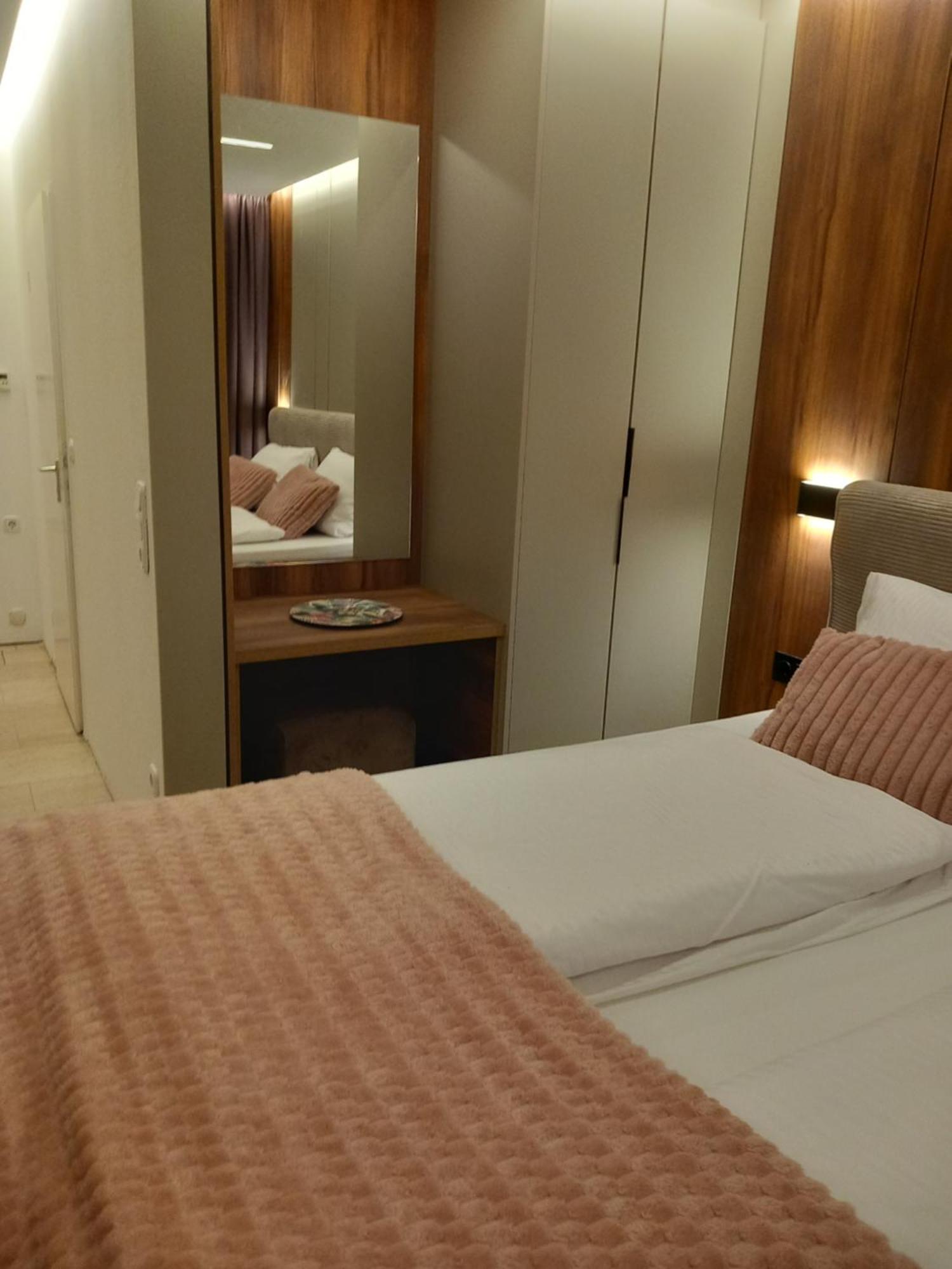 Dreibettzimmer mit Balkon
